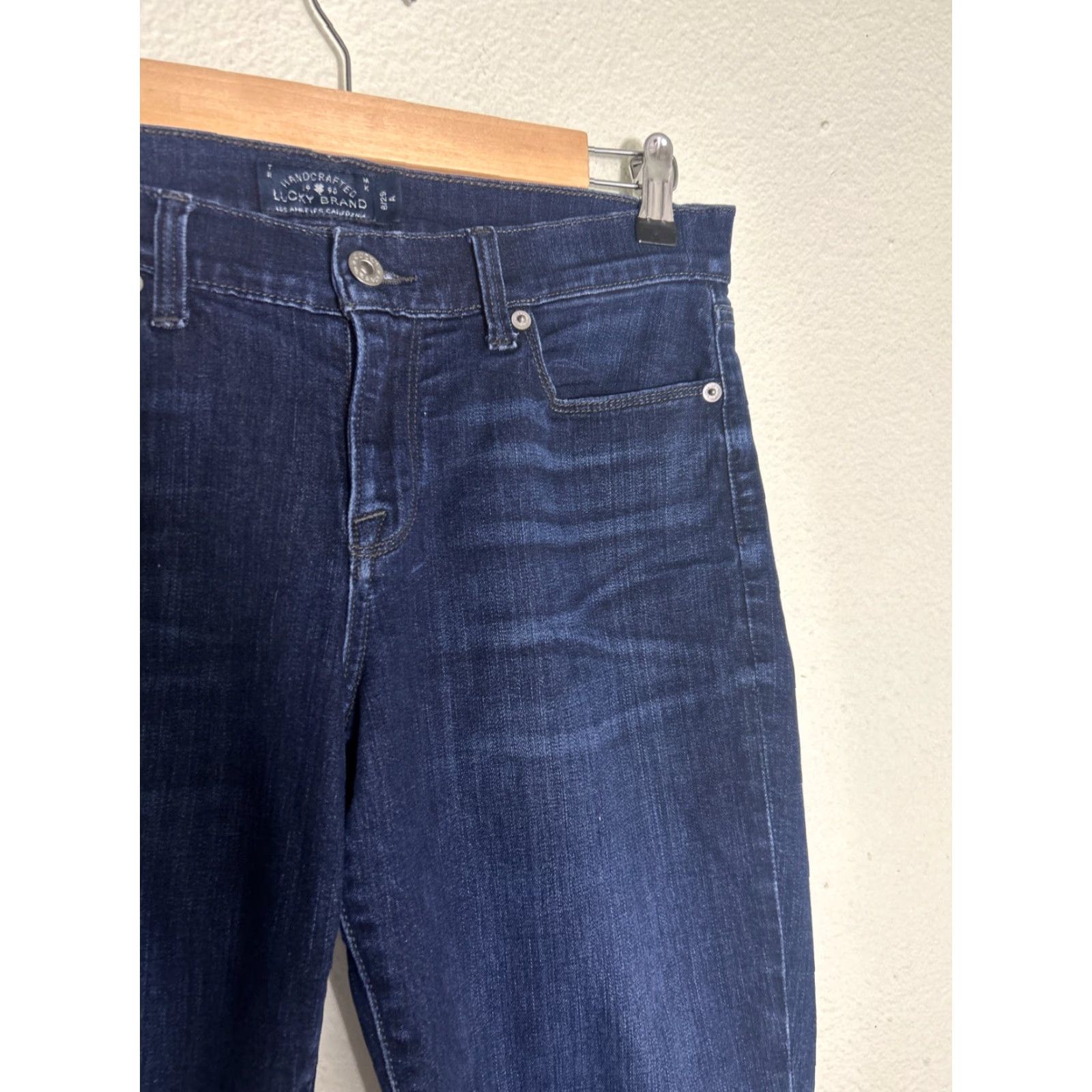 Lucky Brand Lucky Brand Sofia Boot Dark Wash Jeans 8 Regular Women 8 Dark Blue Bootcut 30x30 Size 30" / US 8 / IT 44 - 5 Thumbnail