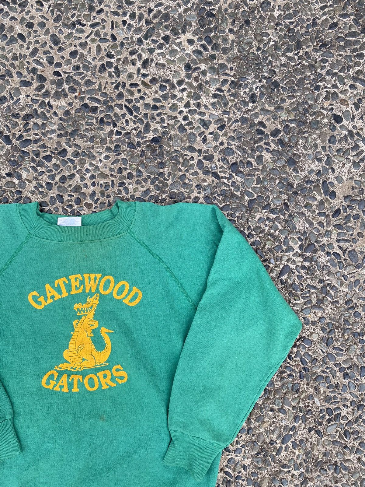 Vintage 90’s Hanes gatewood gators green faded sweatshirts Size US S / EU 44-46 / 1 - 3 Thumbnail