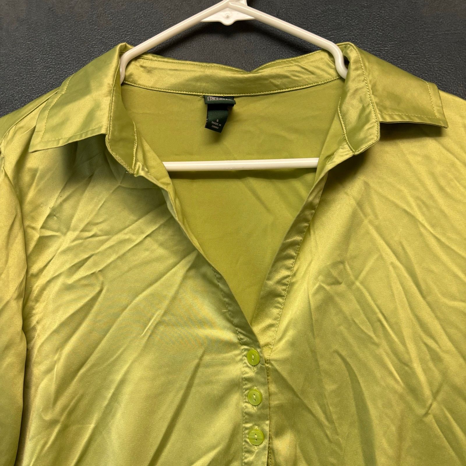 Other Wild Fable Satin Button Down Lime Green Blouse Size Small Size S / US 4 / IT 40 - 4 Thumbnail