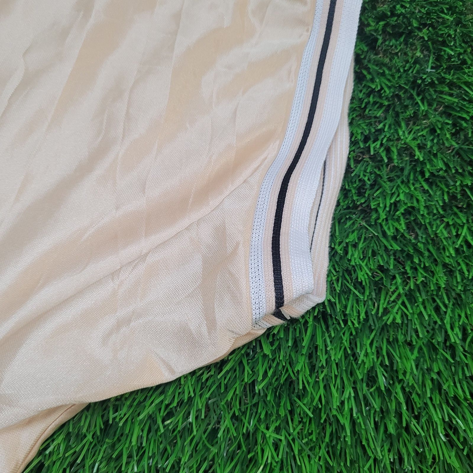 Vintage VTG 90s No Limits Shiny Satin Jersey Large Boxy Fit Baggy Size US L / EU 52-54 / 3 - 5 Thumbnail