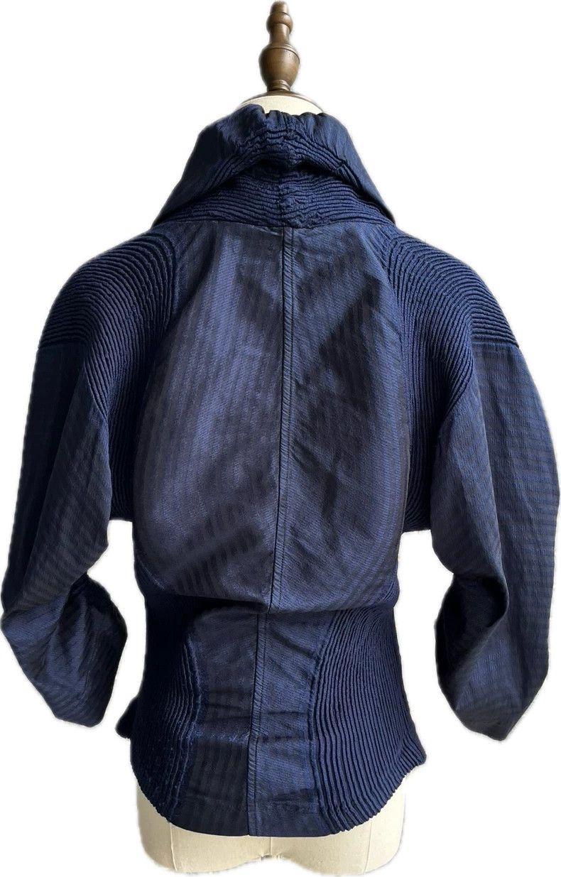 Issey Miyake Issey Miyake size:2 Deep blue main line flower bud coat Size S / US 4 / IT 40 - 3 Thumbnail