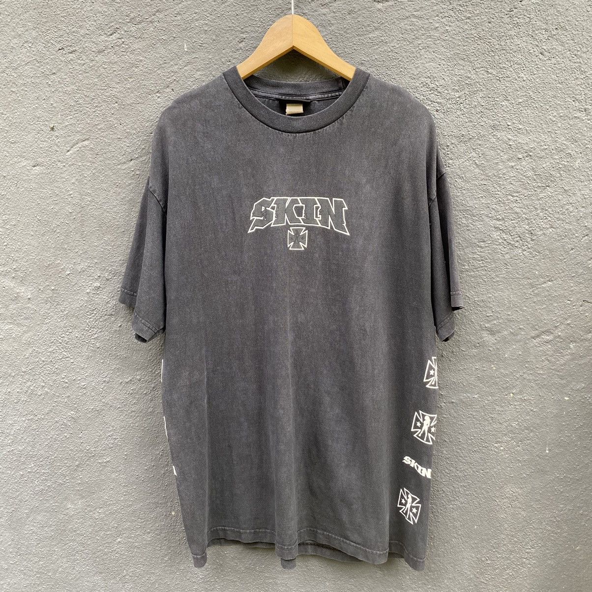 Vintage Thrashed Faded Vintage Y2K Skin Industries Skateboard Tee Size US XL / EU 56 / 4 - 3 Thumbnail