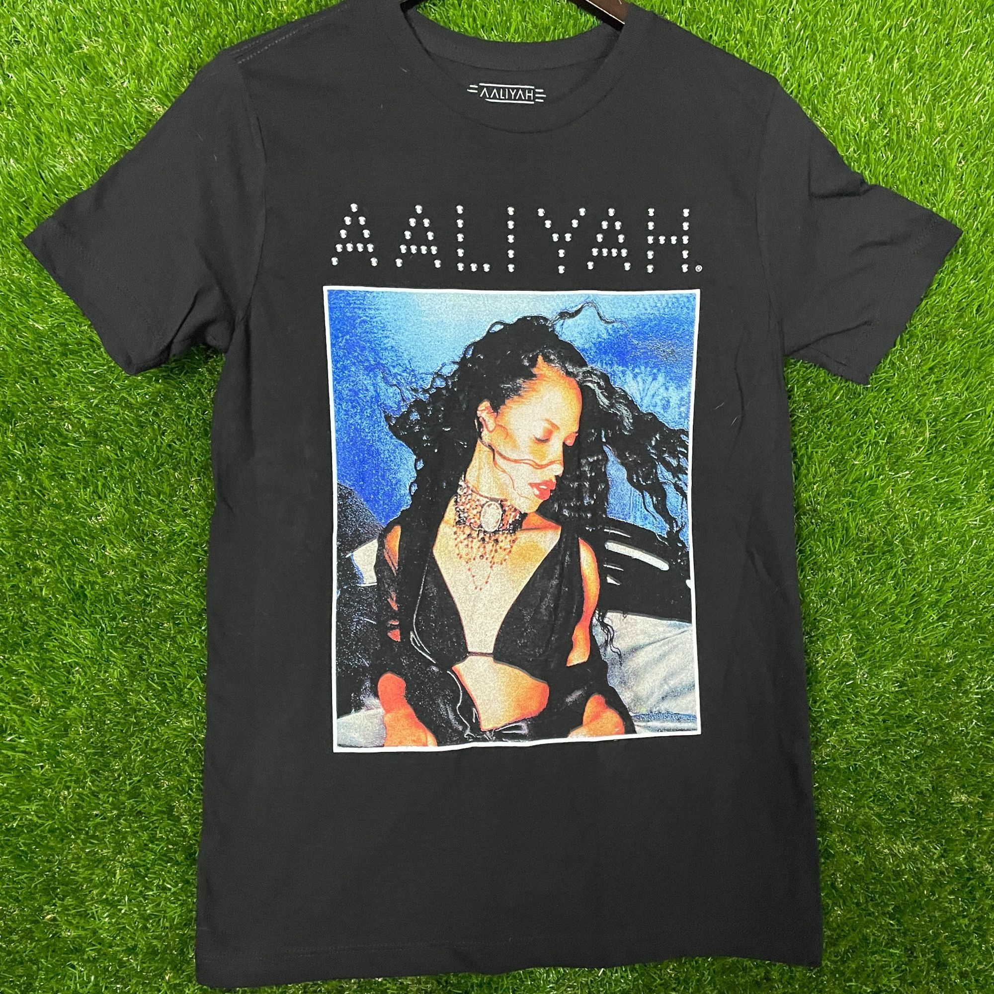 Urban Outfitters Aaliyah Wrap Graphic T-shirt size Extra Small Size US XS / EU 42 / 0 - 1 Thumbnail