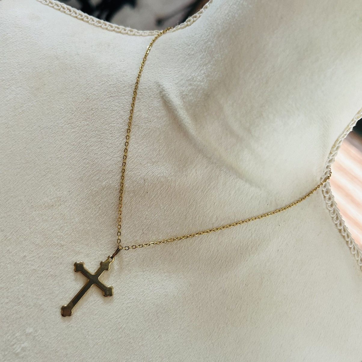 Vintage Vintage gold plated cross pendant on chain necklace Size ONE SIZE - 1 Thumbnail