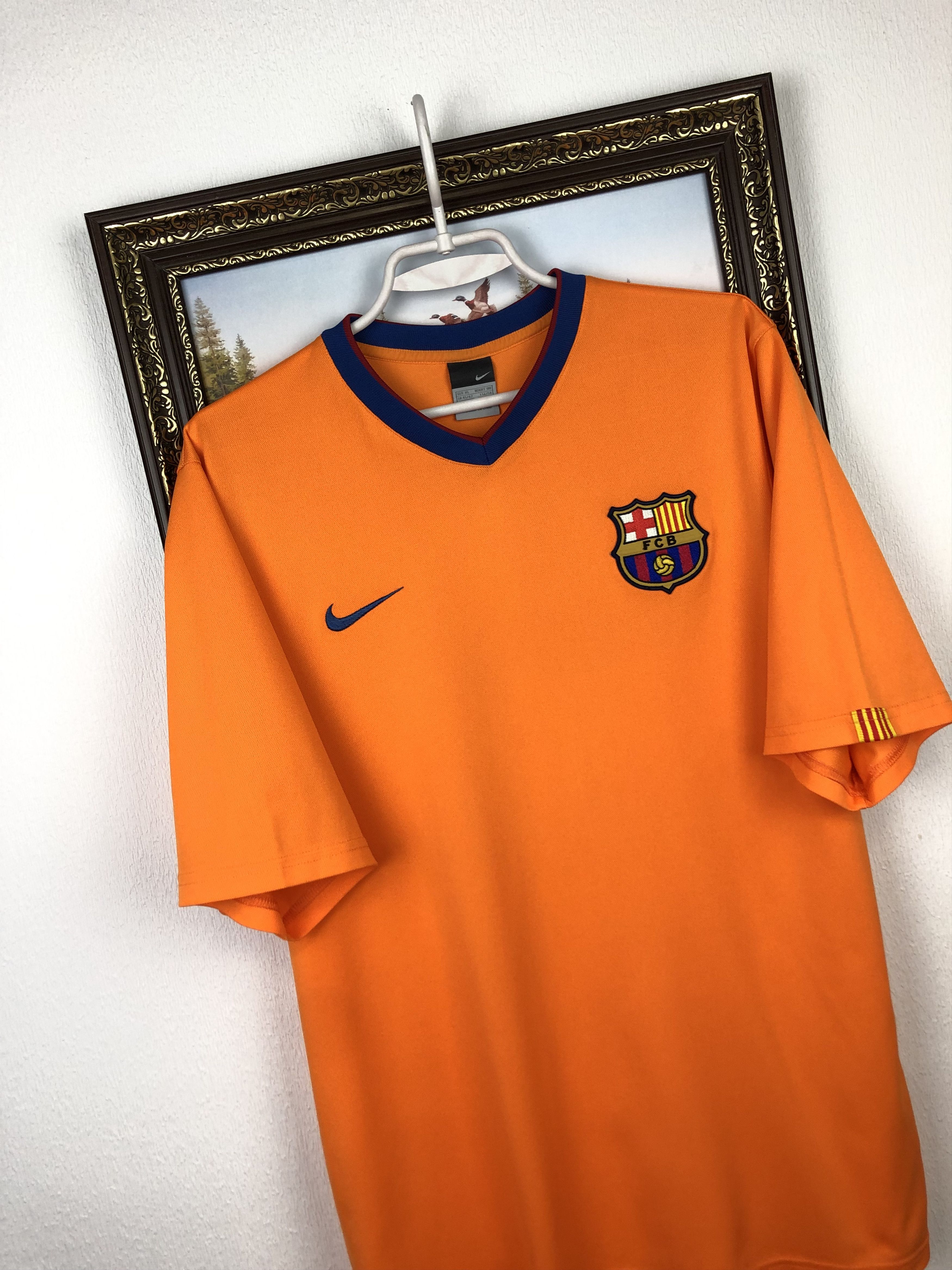 Nike Barcelona football shirt 2006 Soccer Nike Jersey Tee Hype Size US XL / EU 56 / 4 - 4 Thumbnail