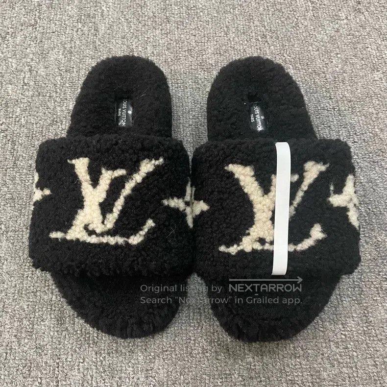 Louis Vuitton LOUIS VUITTON Flat Thong Slippers. Size US 6 / IT 36 - 2 Thumbnail