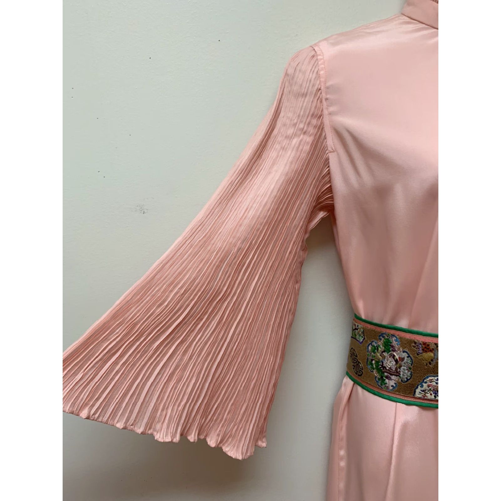 Vintage VINTAGE Handmade Pleated Kimono Sleeve Dress Asian Belt & Oversized Vest Fit S/M Shirt Womens Size S / US 4 / IT 40 - 2 Thumbnail