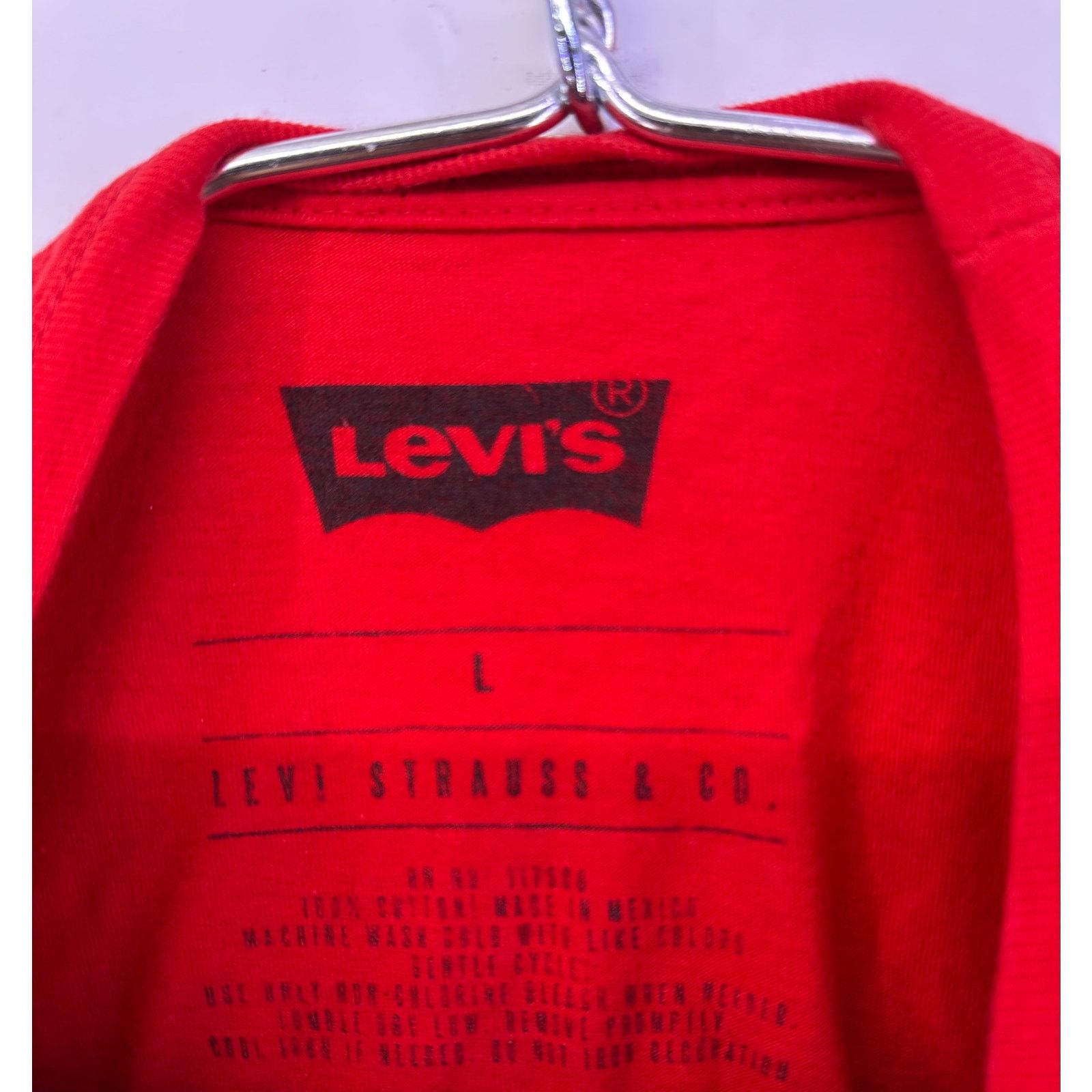 Levi's Levi’s Red Tshirt White Print On the Chest Size US L / EU 52-54 / 3 - 5 Thumbnail