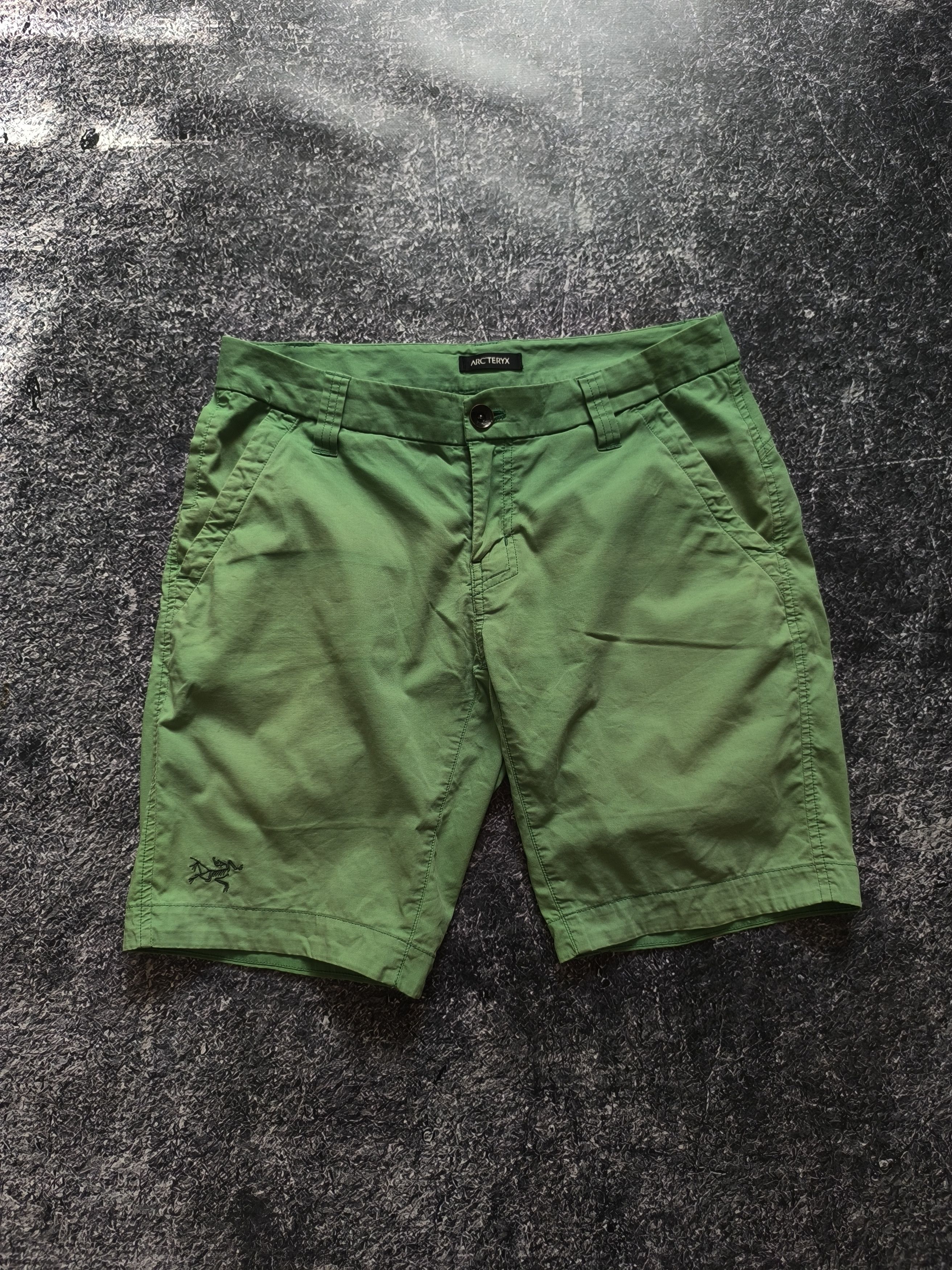 Arc'teryx Green shorts Arc'teryx 30 size men's Size US 30 / EU 46 - 1 Thumbnail