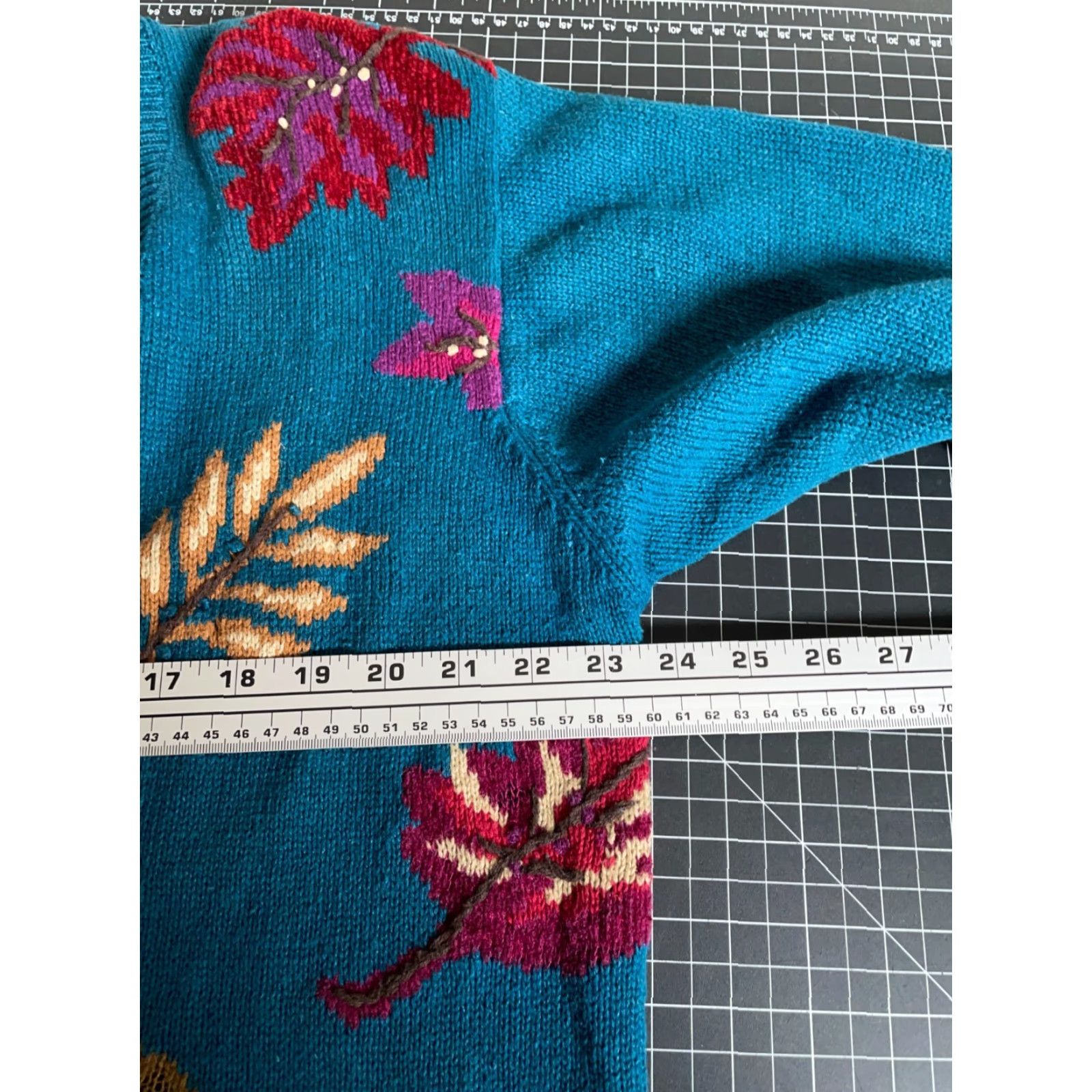 Jantzen VINTAGE Jantzen Cardigan Women Large Turquoise Embroidered Leaf Knit Sweater 90s Retro Womens Size L / US 10 / IT 46 - 5 Thumbnail