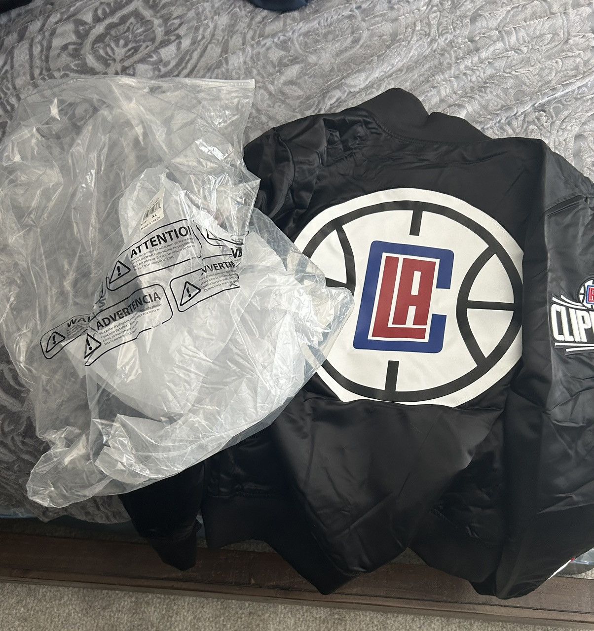 NBA × Pro Standard NBA LOS ANGELES CLIPPERS WORDMARK MEN'S SATIN JACKET Size US S / EU 44-46 / 1 - 4 Thumbnail