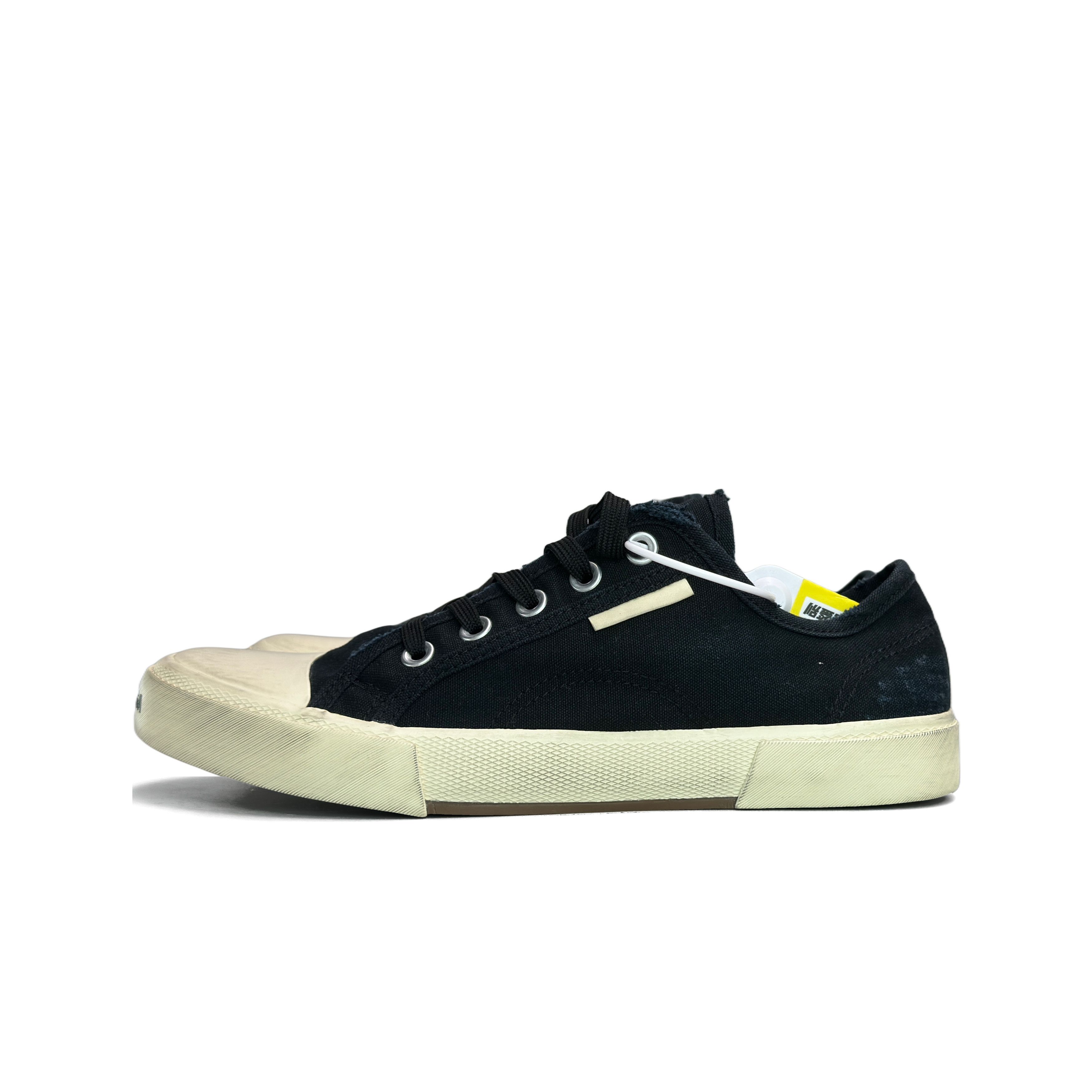 Balenciaga Balenciaga Paris Distressed Low-Top Sneakers Size 41 Size US 8 / EU 41 - 1 Thumbnail