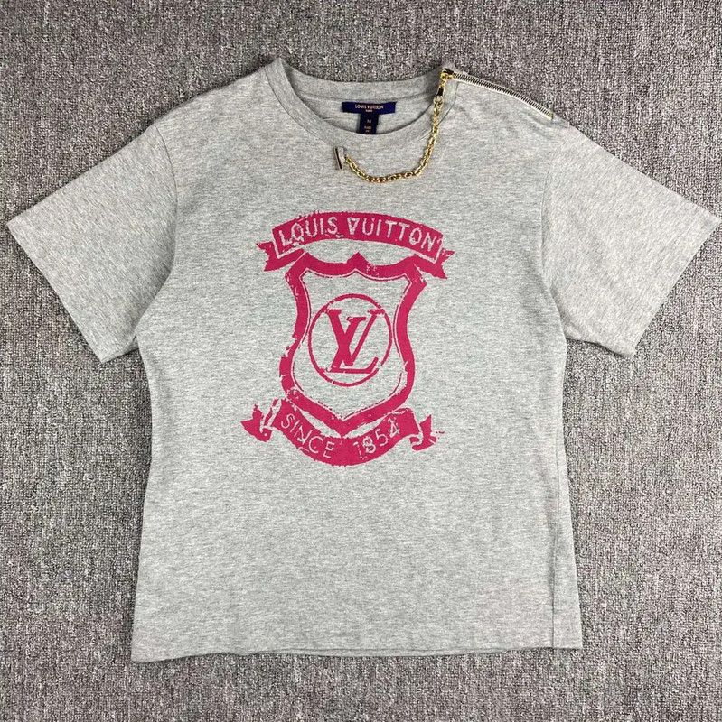 Louis Vuitton Louis Vuitton Gray Cotton T-Shirt for Women 0089 Size M / US 6-8 / IT 42-44 - 1 Thumbnail