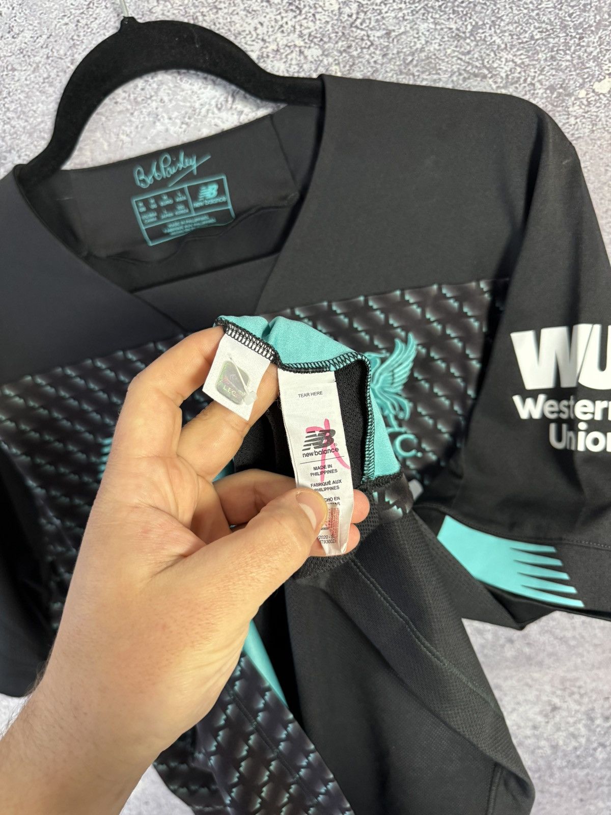New Balance × Vintage Vintage Liverpool 2019/20 Third New Balance Jersey Blokcore Size US M / EU 48-50 / 2 - 11 Thumbnail