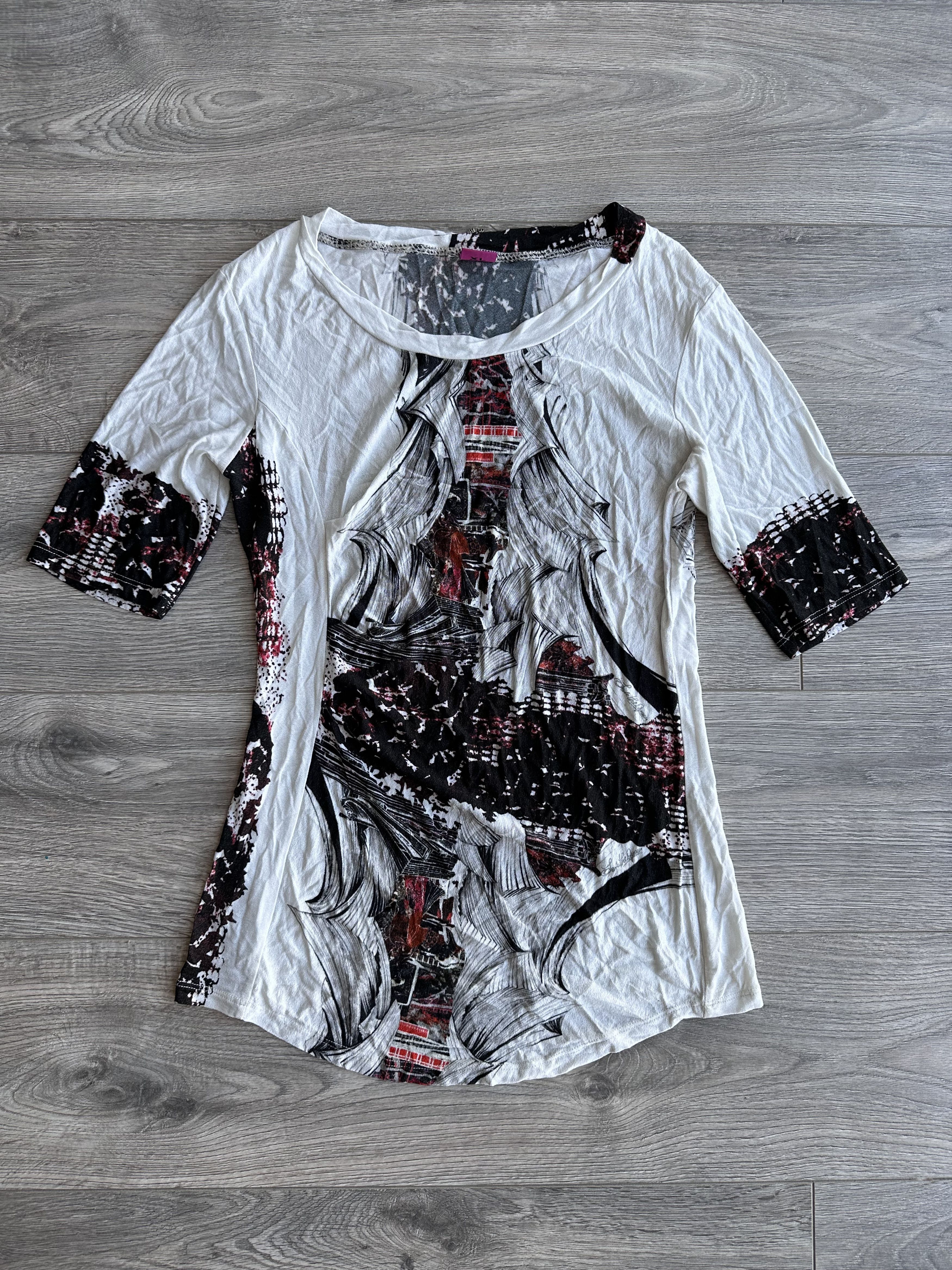 Save the queen Avant Garde blouse