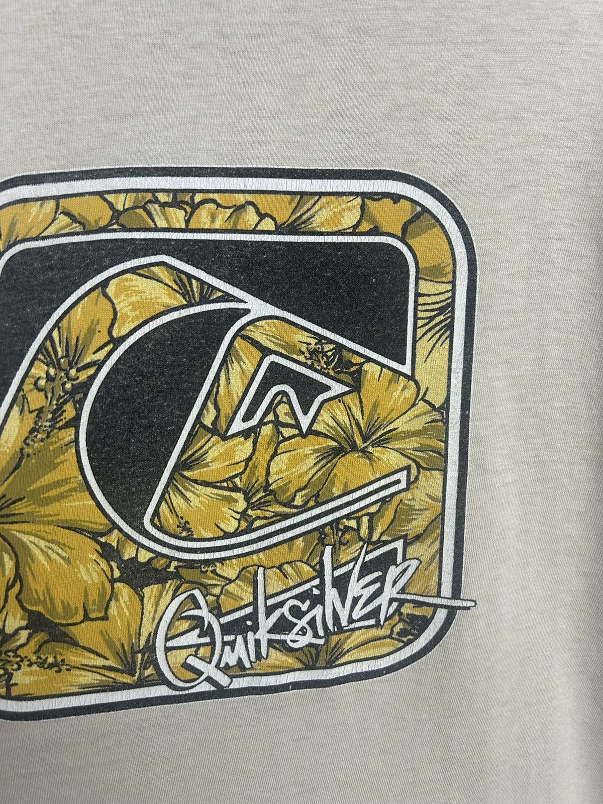 Quiksilver Quiksilver Floral Logo T Shirt Beige Back Print Surf Skate Size US M / EU 48-50 / 2 - 5 Thumbnail
