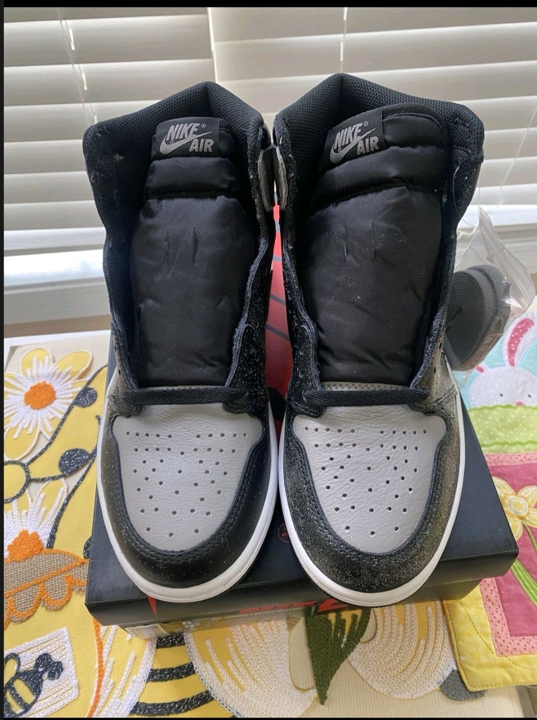 Jordan Brand Jordan 1 Retro High OG Shadow 2018 Size 8 DS OG Box Size US 8 / EU 41 - 2 Thumbnail