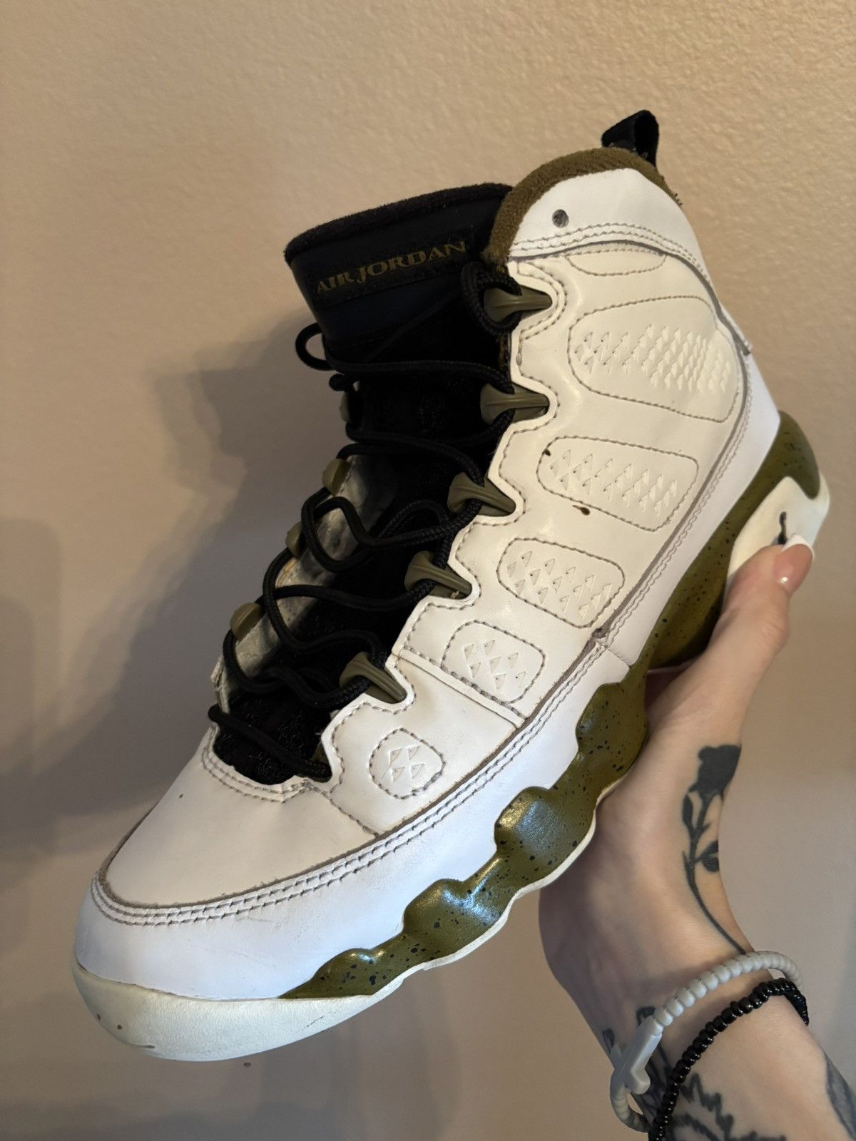Jordan Brand Air Jordan 9 Retro BG 'Statue' Size US 6 / EU 39 - 1 Thumbnail