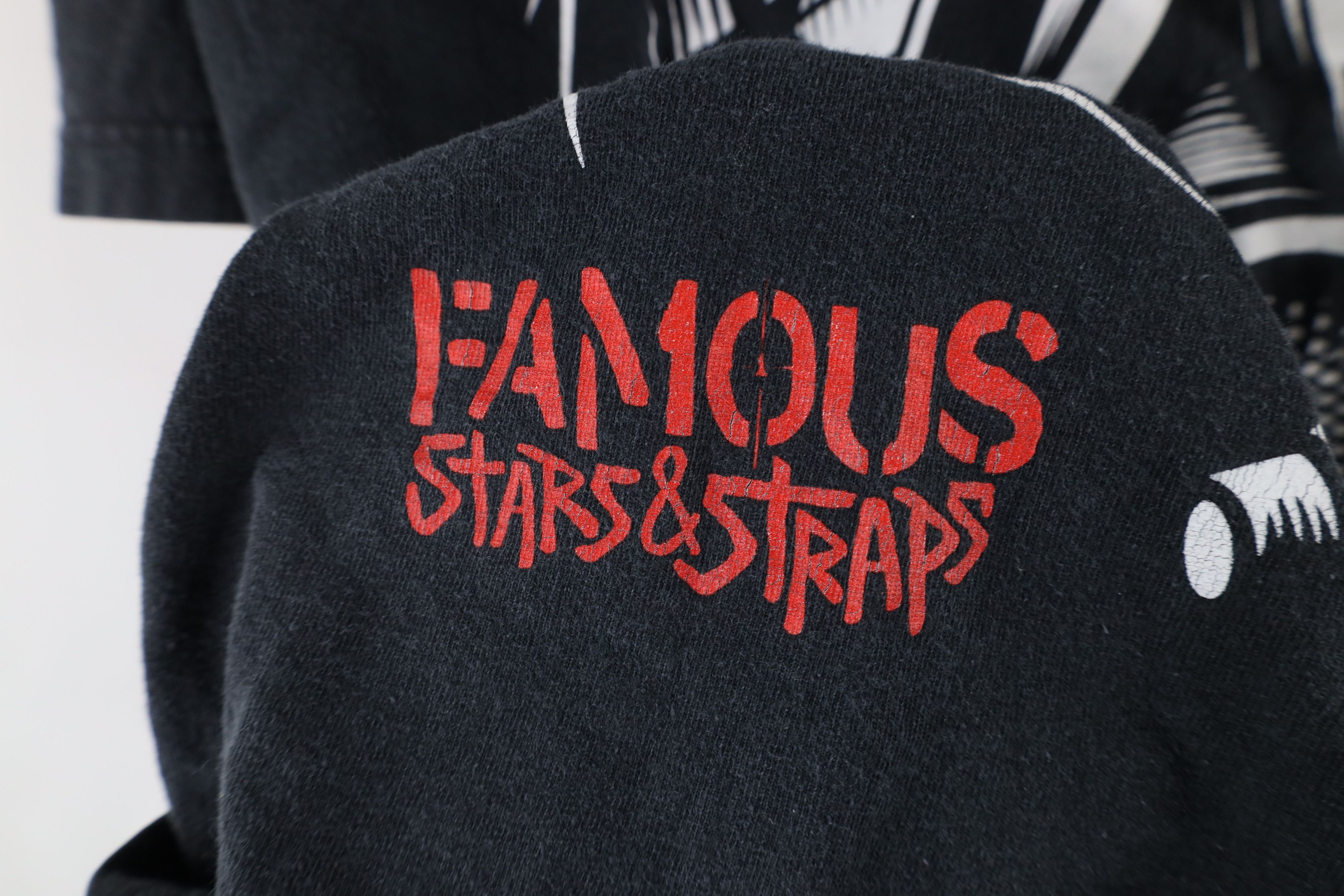 Famous Stars And Straps × Vintage Vintage Y2K Famous Stars & Straps Spell Out T-Shirt Black Size US L / EU 52-54 / 3 - 8 Thumbnail