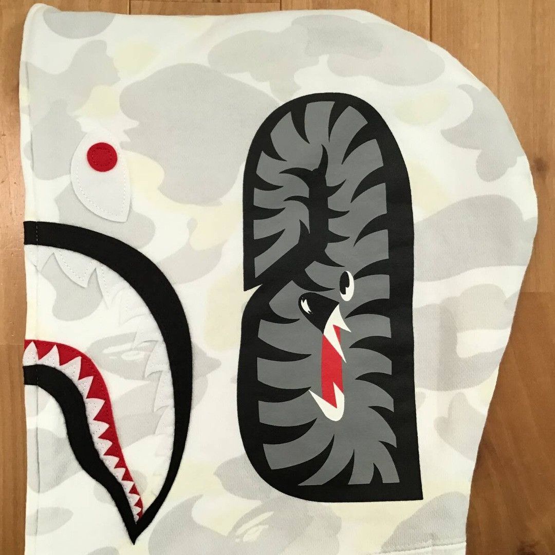 Bape 💫Glow in the dark💫 BAPE City camo shark full zip hoodie APE Size US M / EU 48-50 / 2 - 7 Thumbnail