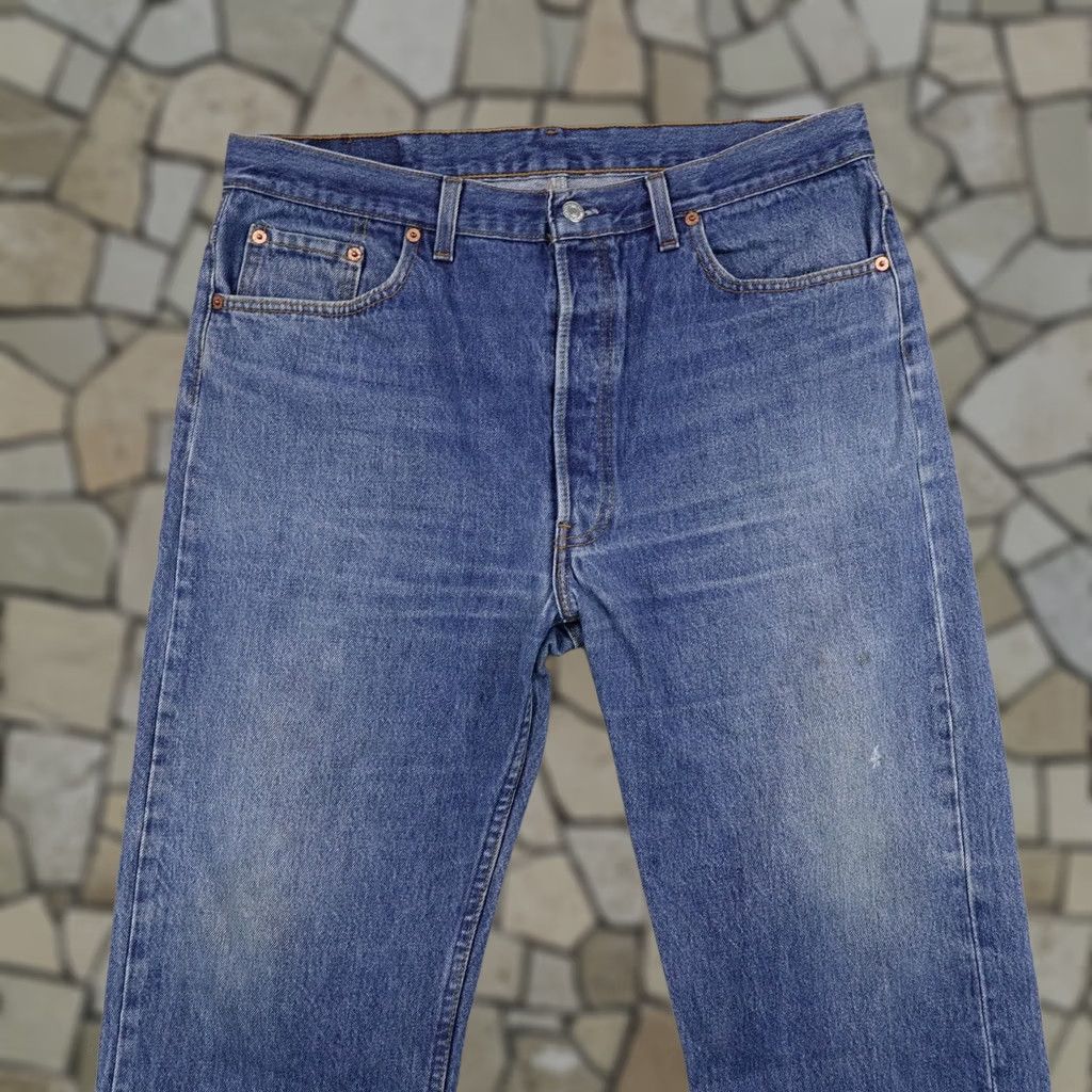 Levi's VINTAGE Levis Jeans 501 Straight Leg Button Fly Blue Denim USA 90s Mens 38x30 Size US 38 / EU 54 - 1 Thumbnail