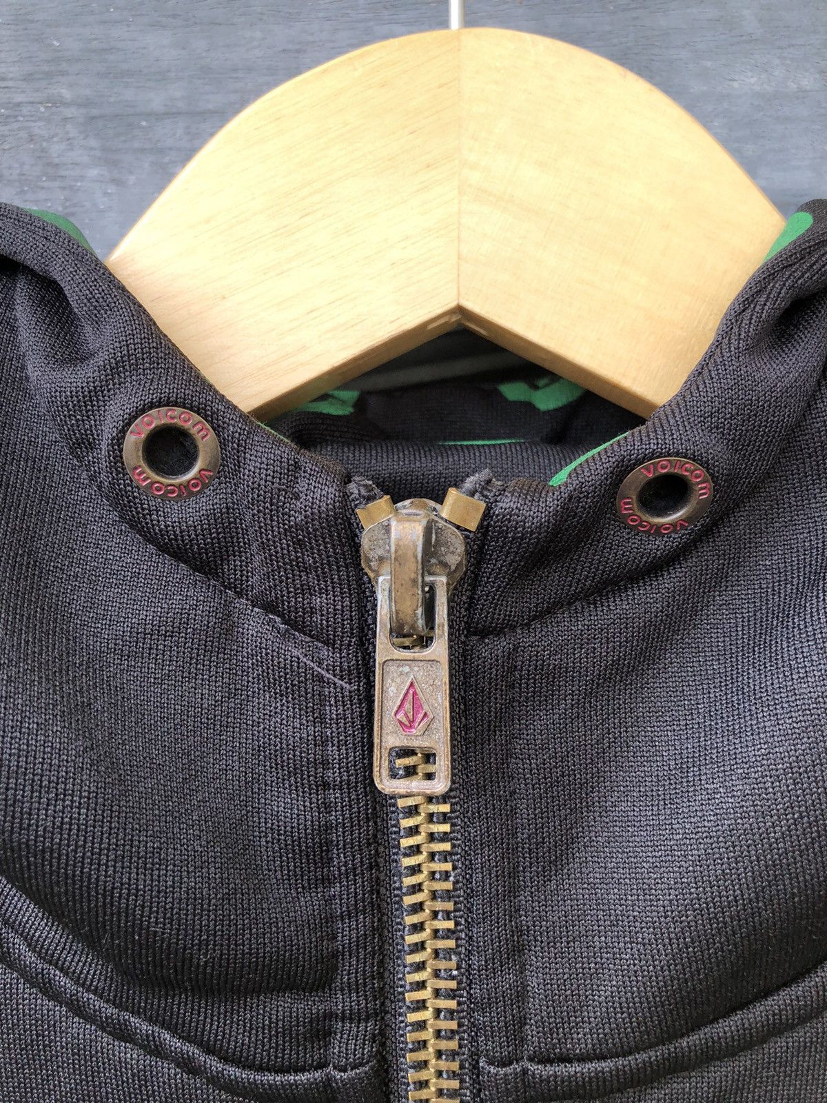 Volcom Vintage Volcom Hoodie Patchwork Logo V Line Science OSFA Size ONE SIZE - 7 Thumbnail
