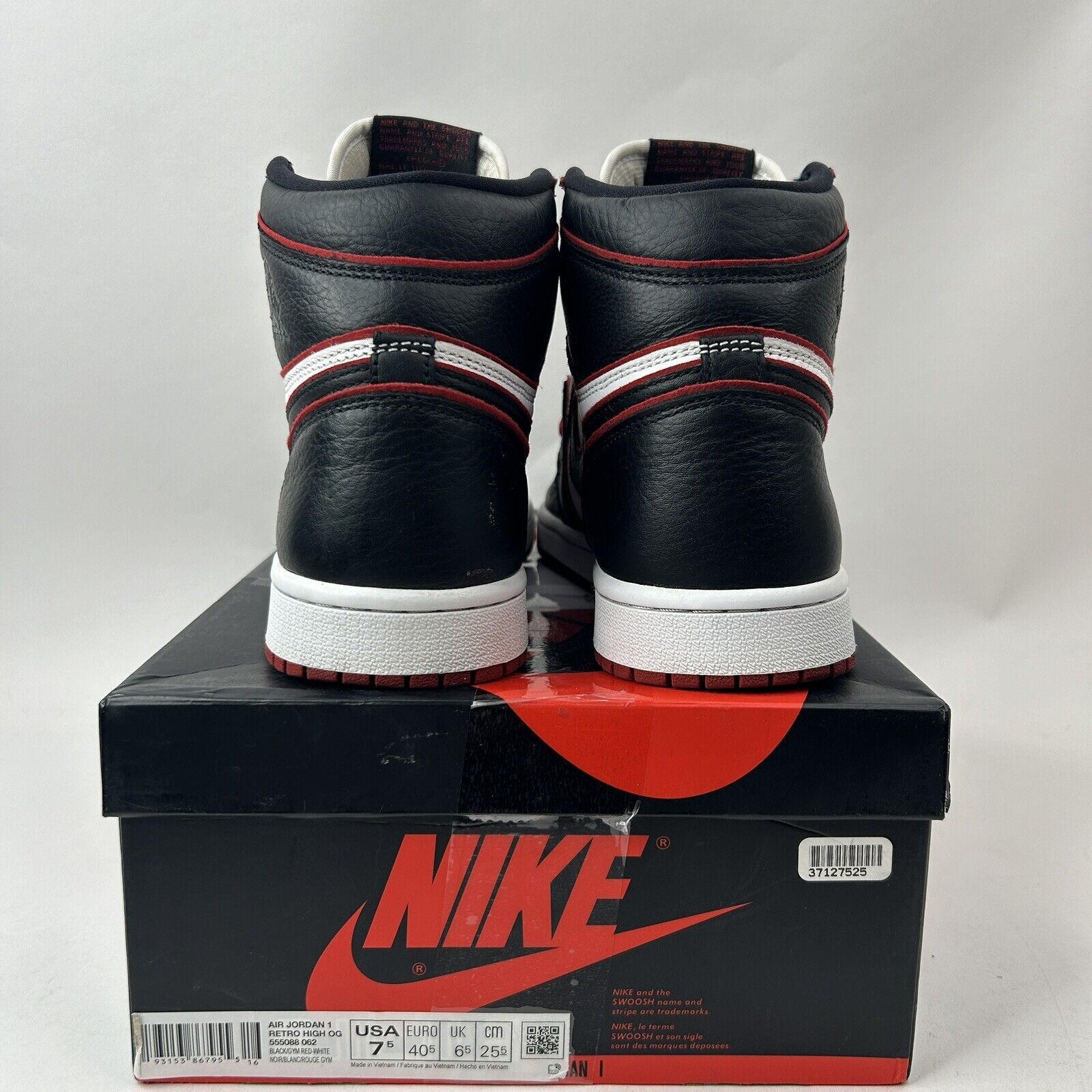Nike Nike Air Jordan 1 Retro High OG “Bloodline” 2024 Size US 9 / IT 39 - 5 Thumbnail