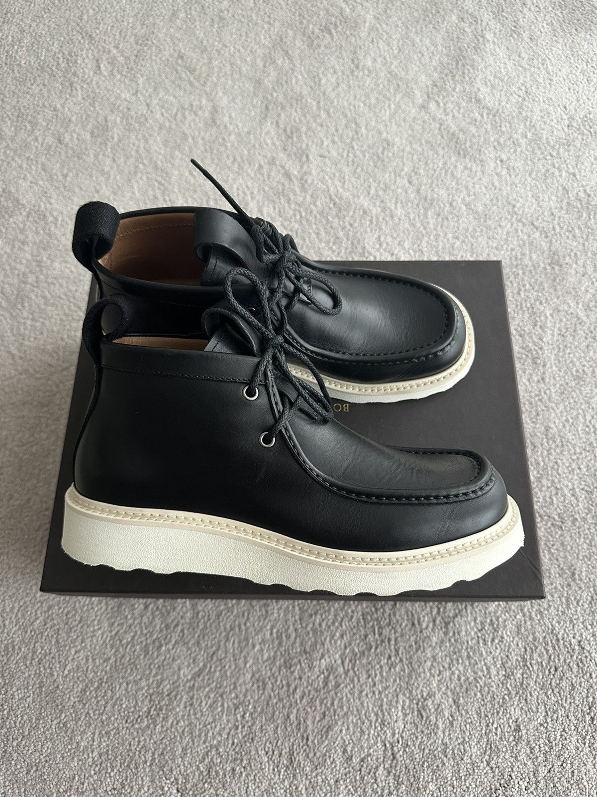 Bottega Veneta Bottega Veneta Lace Up Desert Ankle Boots Size US 8 / EU 41 - 1 Thumbnail