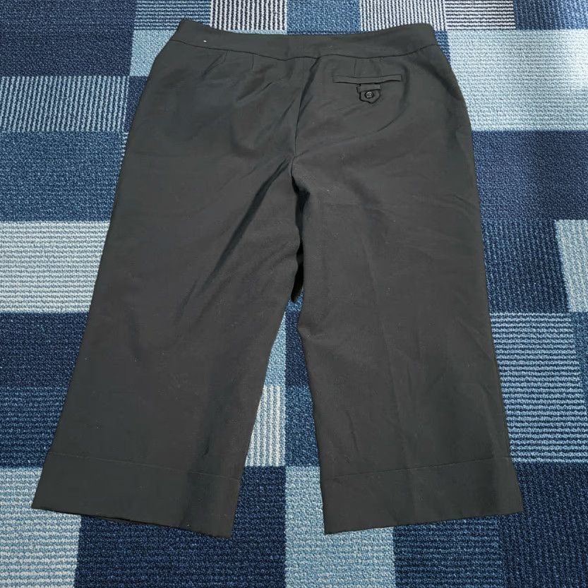Ann Taylor Ann Taylor Pants Women's 10P Petites Black Pedal Pusher Mid-Rise Straight Cuffed User Size 32" / US 10 / IT 46 - 1 Thumbnail