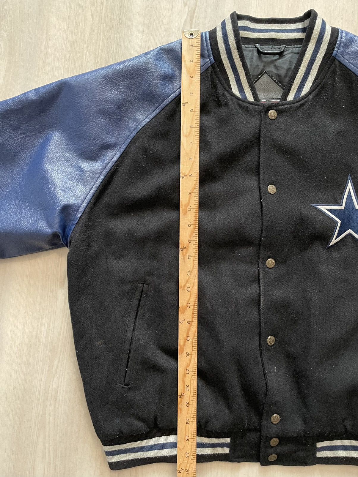 Vintage Vintage 90s NFL Game Day Dallas Cowboys Bomber Jacket Sz L Size US L / EU 52-54 / 3 - 10 Thumbnail