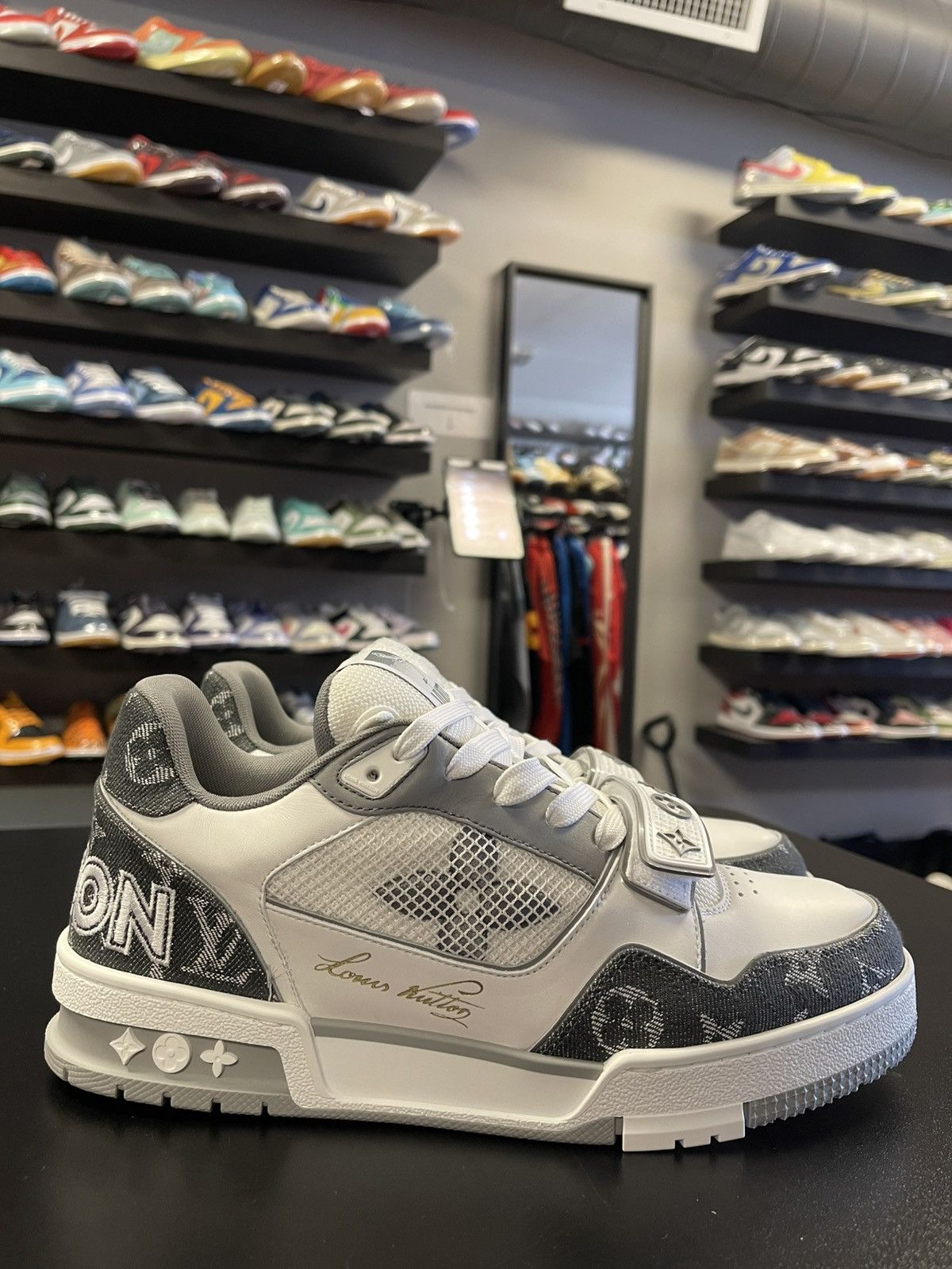 Louis Vuitton Size 5UK/6US - Louis Vuitton Trainer Grey Brand New 1ADF0Y Size US 6 / EU 39 - 3 Thumbnail