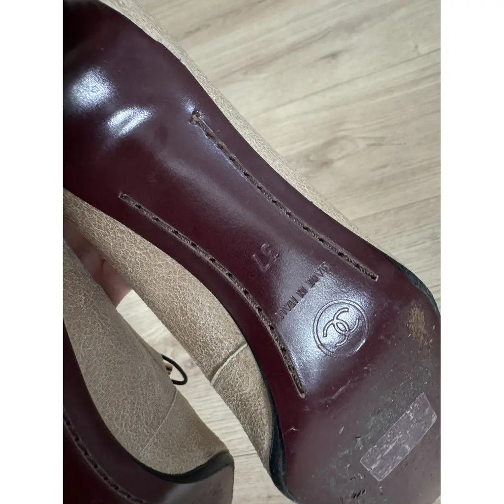Chanel Chanel 2000s Black Beige Leather Pumps Heels Size 37 EU Size US 6 / IT 36 - 7 Thumbnail