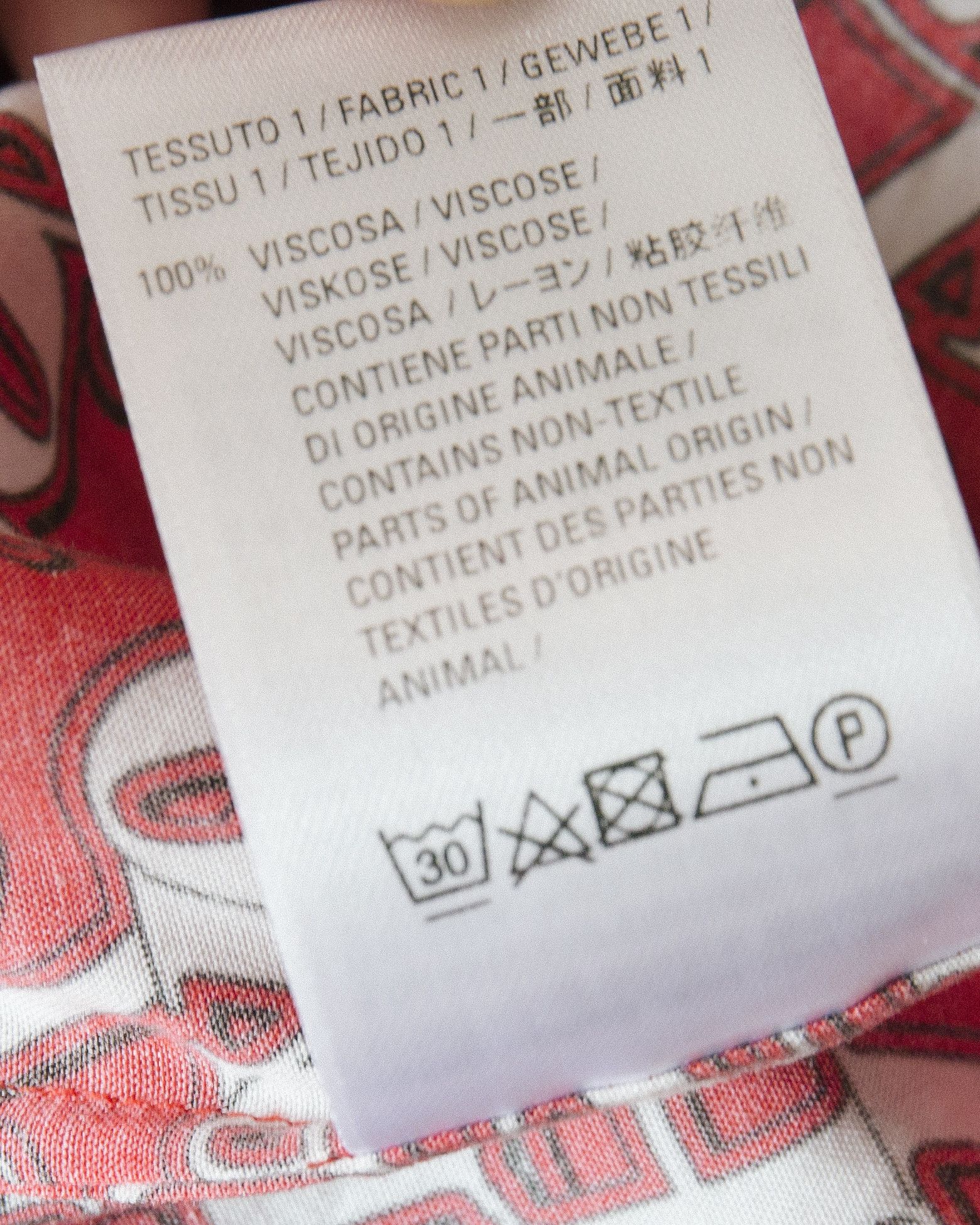 Balenciaga Balenciaga SS2019 Runway Poem-print Oversized Shirt in Red Size US XXS / EU 40 - 4 Thumbnail