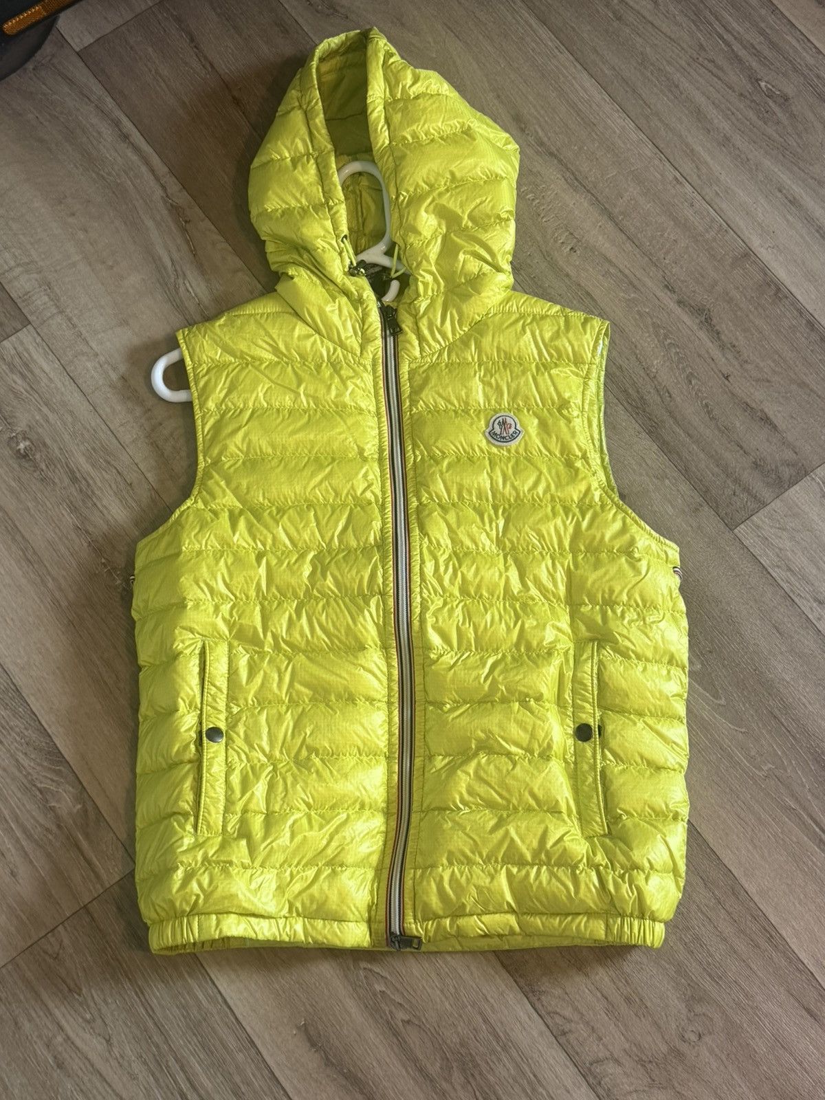 Moncler Moncler Neon Yellow Hooded Puffer Vest Size US S / EU 44-46 / 1 - 1 Thumbnail