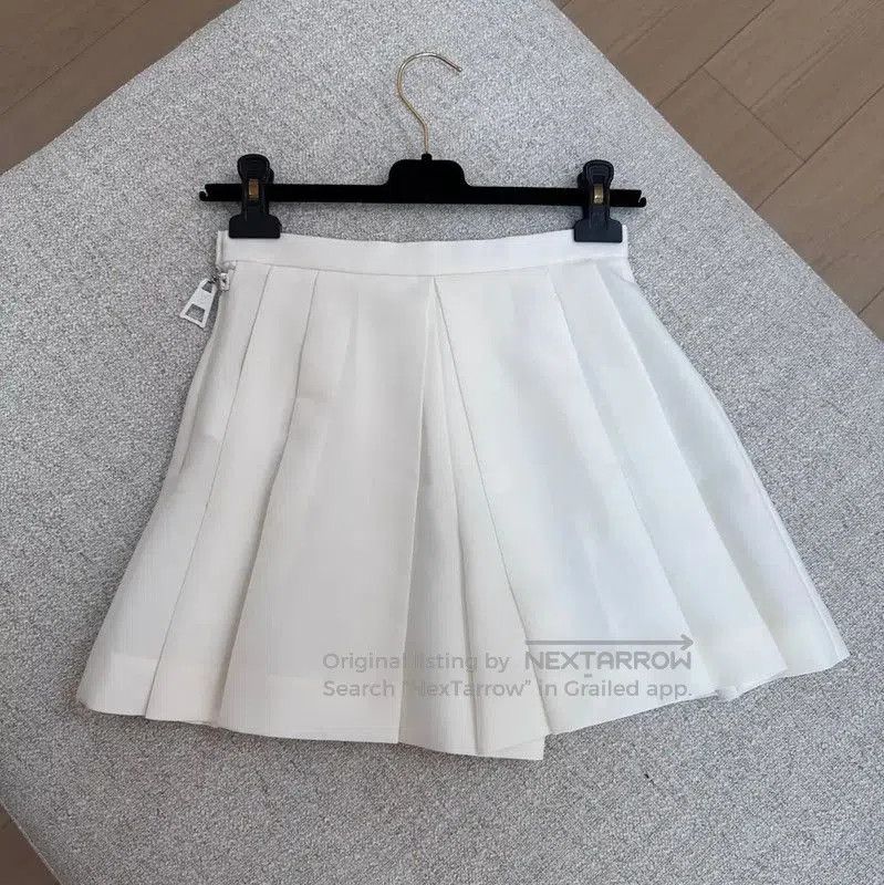 Louis Vuitton White Women's Shorts Size S .
