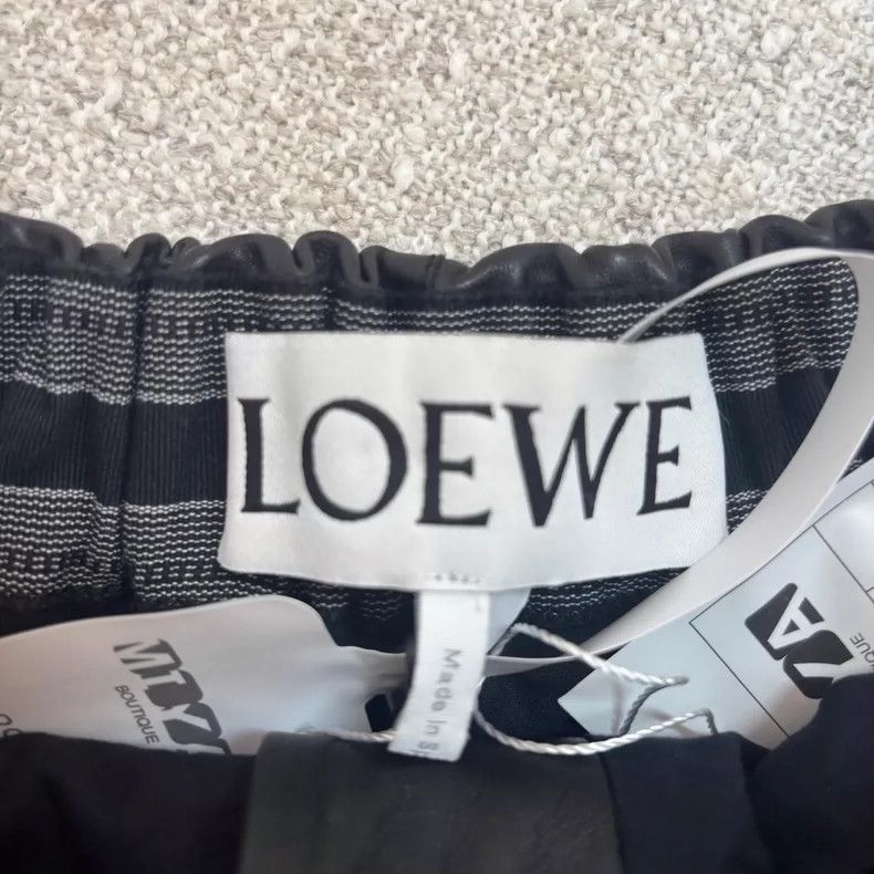Loewe loewe Drawstring shorts 2506-Nextarrow Size US 26 / EU 42 - 3 Thumbnail