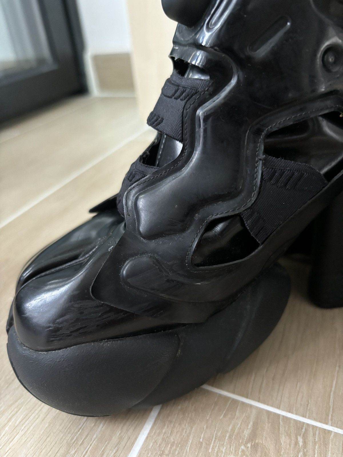 Maison Margiela × Reebok [RARE] Maison Margiela x Reebok Instapump Fury Tabi (Black) Size US 6 / IT 36 - 10 Thumbnail