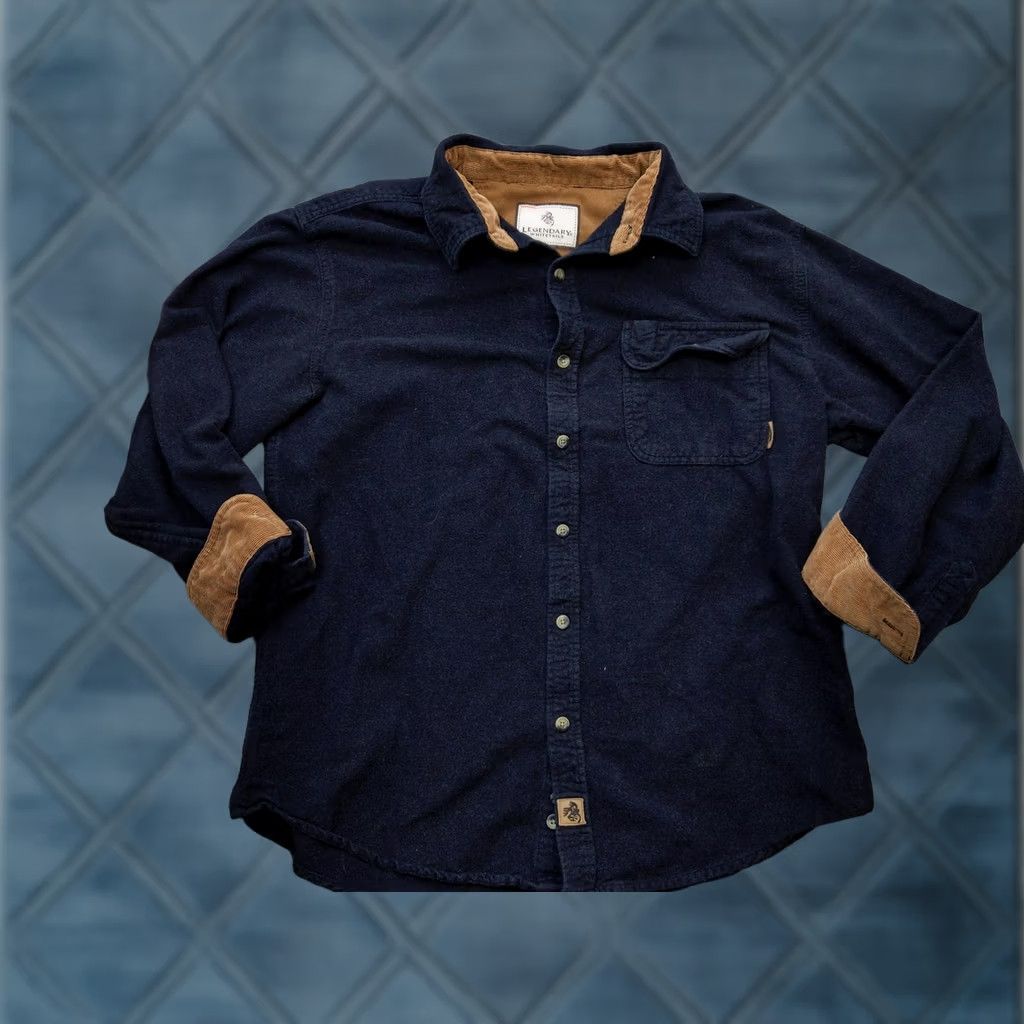 Vintage Legendary Whitetails Shirt Mens Medium Blue Flannel Corduroy Trim Button-Up Size US M / EU 48-50 / 2 - 1 Thumbnail