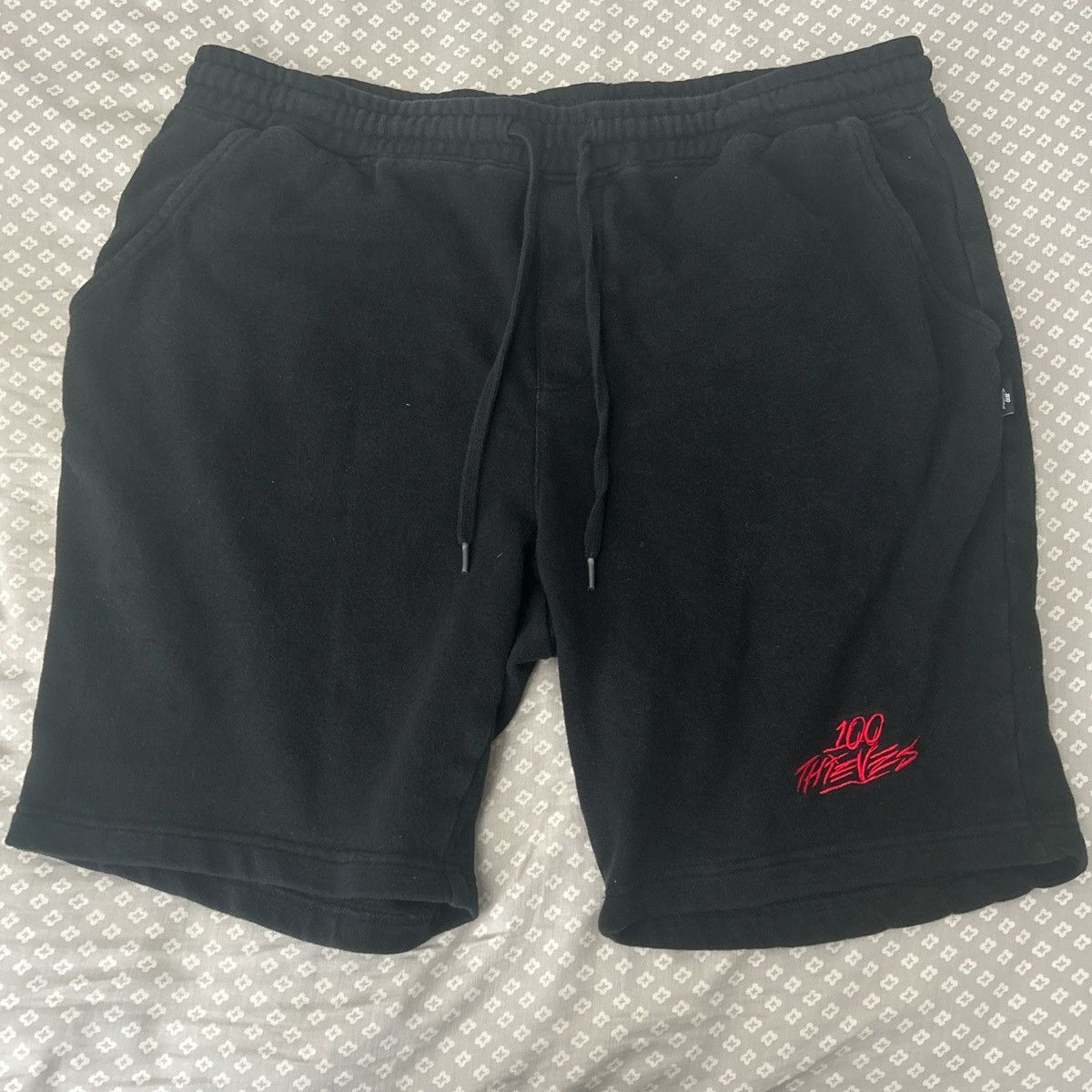 100 Thieves 100 Thieves Black and Red Shorts Size US 38 / EU 54 - 1 Thumbnail