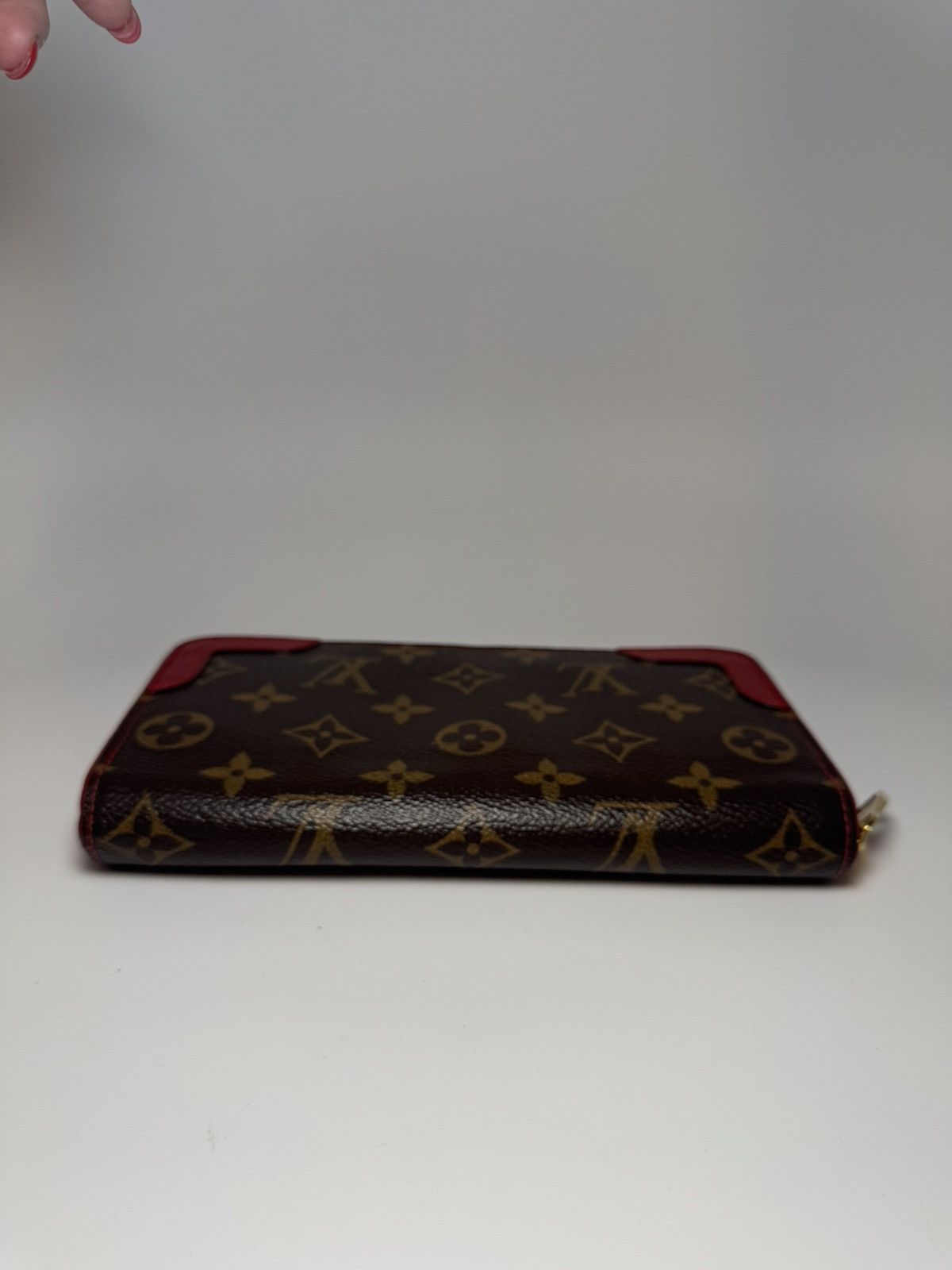 Louis Vuitton Louis Vuitton Retiro Zippy Wallet in Cerise Red Monogram Size ONE SIZE - 13 Thumbnail