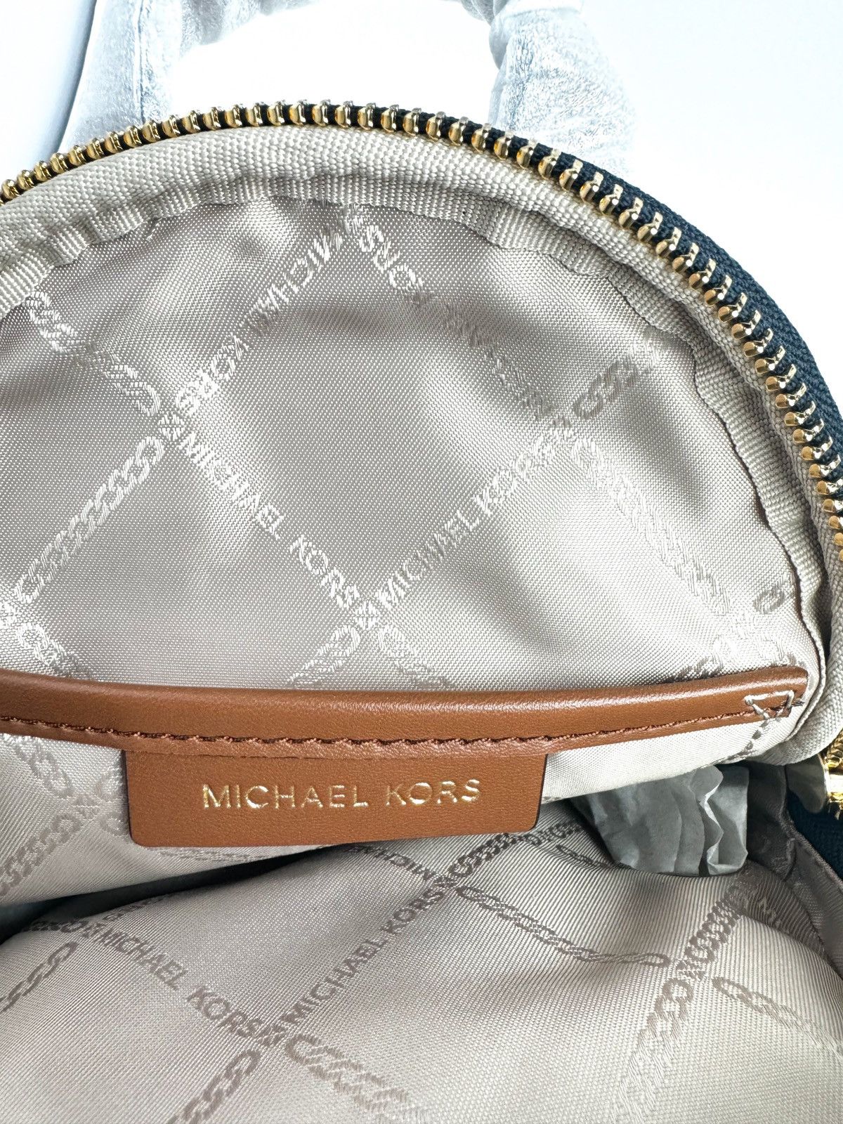 Michael Kors Michael Kora extra small convertible messenger backpack Size ONE SIZE - 4 Thumbnail