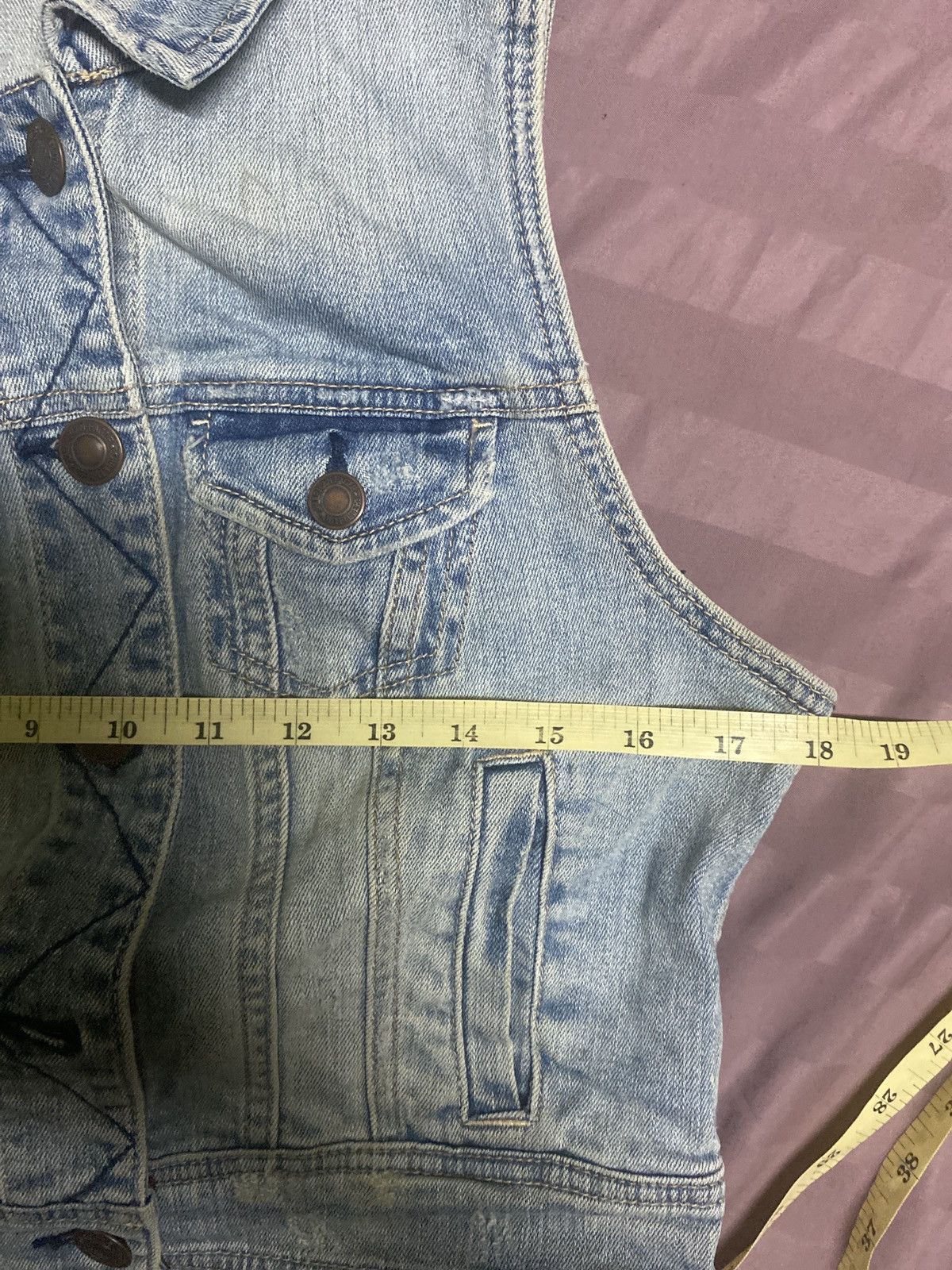 American Eagle Outfitters merican Eagle Outfitters Light Wash Denim Vest Women's Size M / US 6-8 / IT 42-44 - 6 Thumbnail