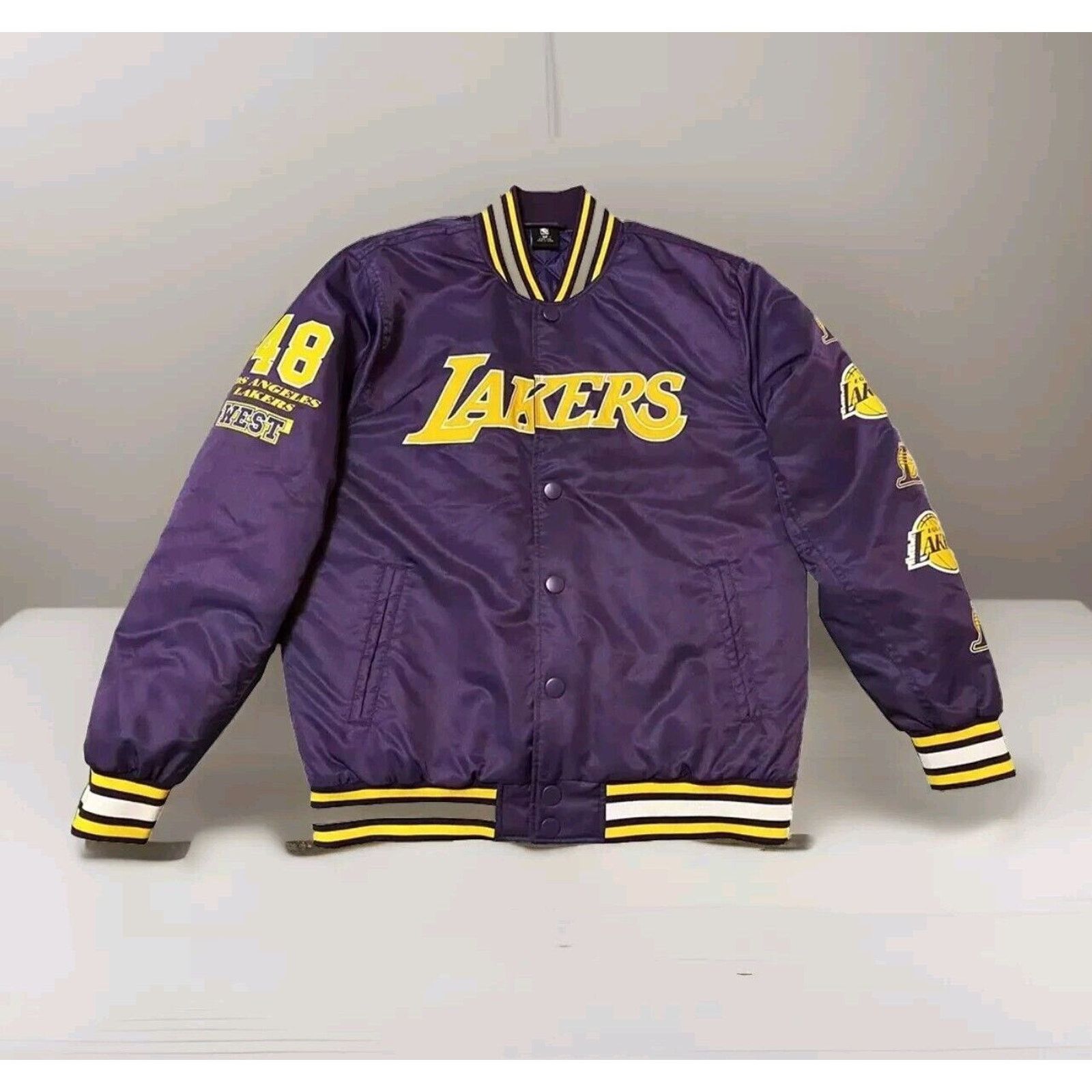 NBA VTG 90s NBA LA LAKERS Los Angeles West 48 SATIN BOMBER Size US L / EU 52-54 / 3 - 1 Thumbnail
