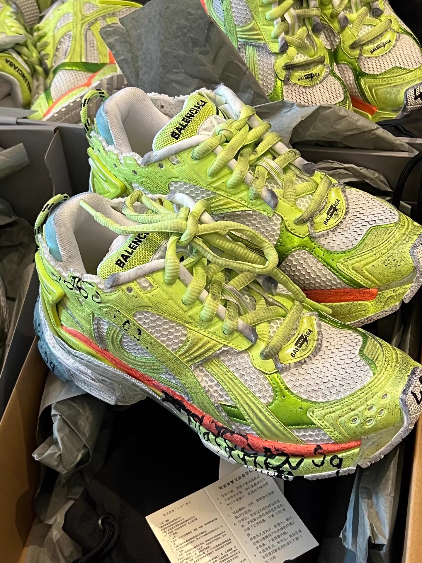 Balenciaga Balenciaga Runner Men's Low-Top Distressed Fluo Green Sneakers Size US 7 / EU 40 - 3 Thumbnail