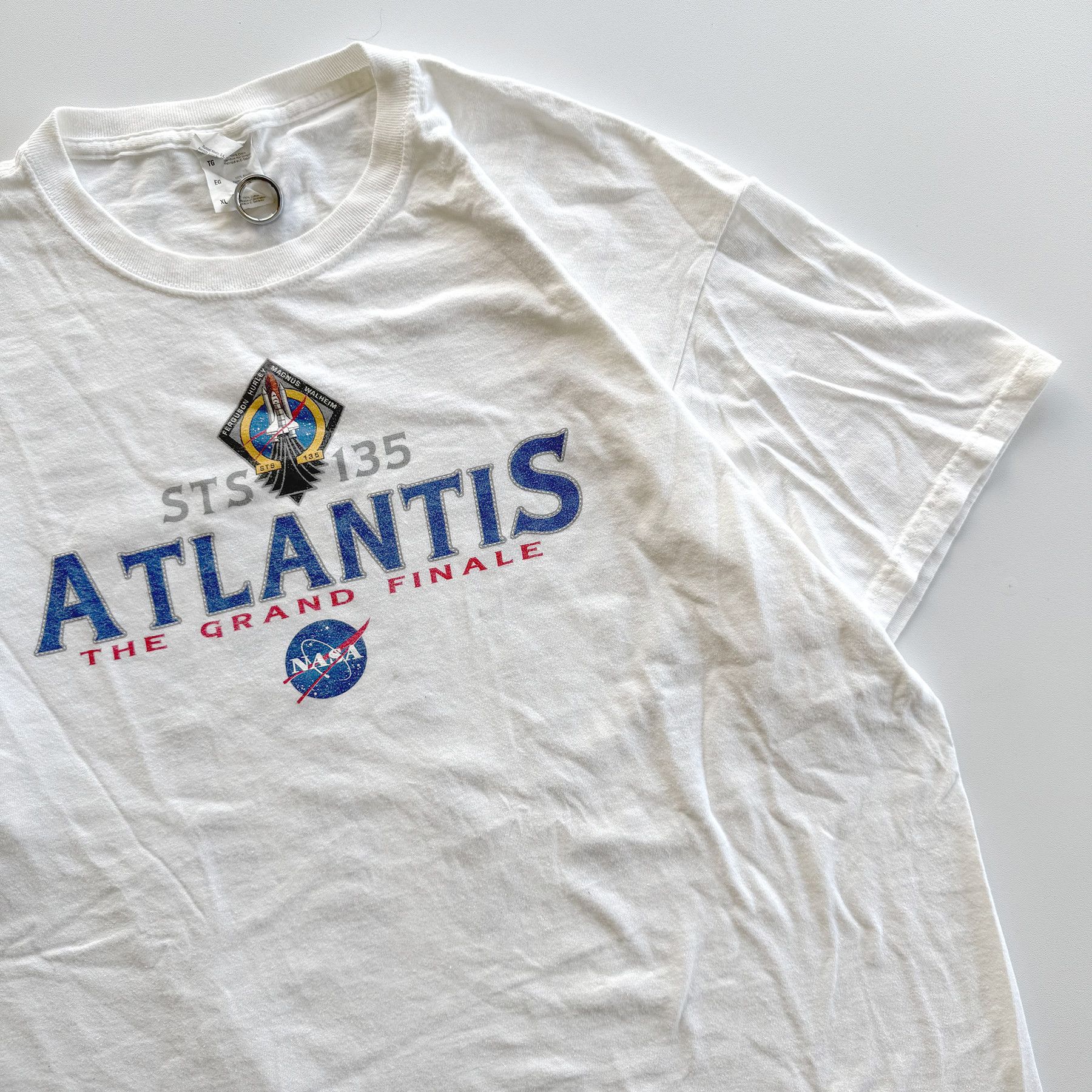 Vintage 2011 Vintage NASA Atlantis STS-135 Tee Size US XL / EU 56 / 4 - 2 Thumbnail