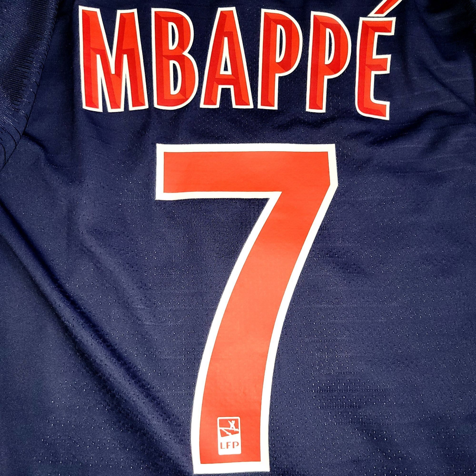Nike Mbappe Psg PLAYER ISSUE 2018 2019 Soccer Jersey M Size US M / EU 48-50 / 2 - 4 Thumbnail