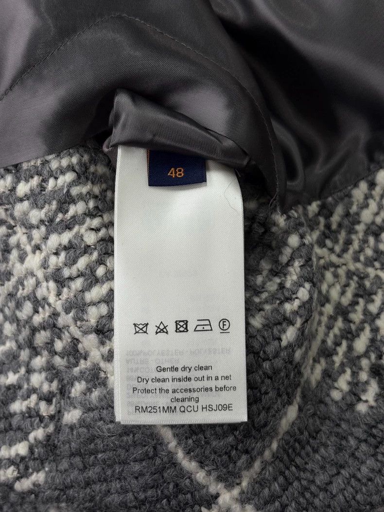 Louis Vuitton Louis Vuitton Rhombic plaid wool grey and white coat for t Size US M / EU 48-50 / 2 - 8 Thumbnail