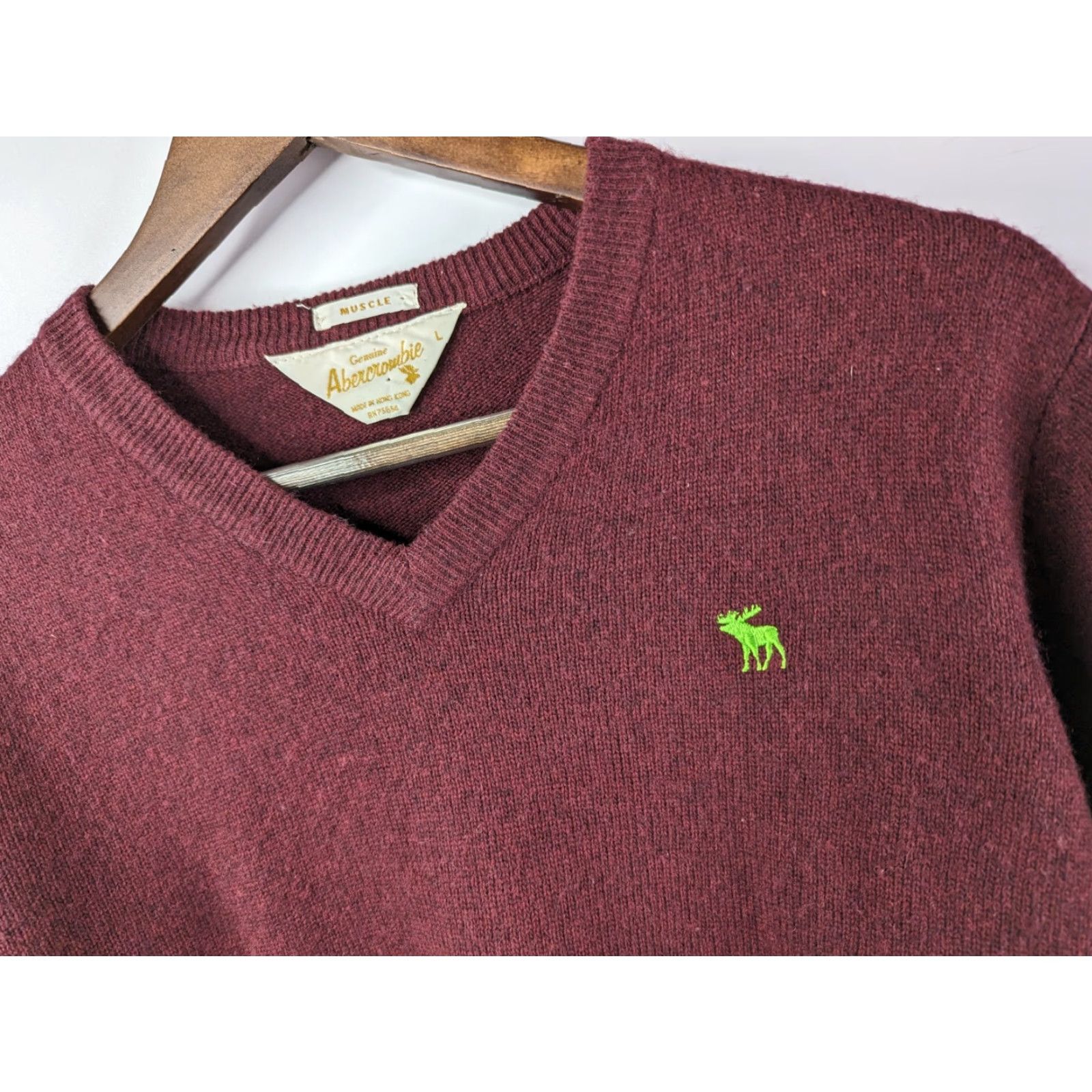 Abercrombie & Fitch VINTAGE Abercrombie & Fitch Sweater Unisex Adults Wool Maroon V-Neck Pullover Knit Size L Size US L / EU 52-54 / 3 - 2 Thumbnail
