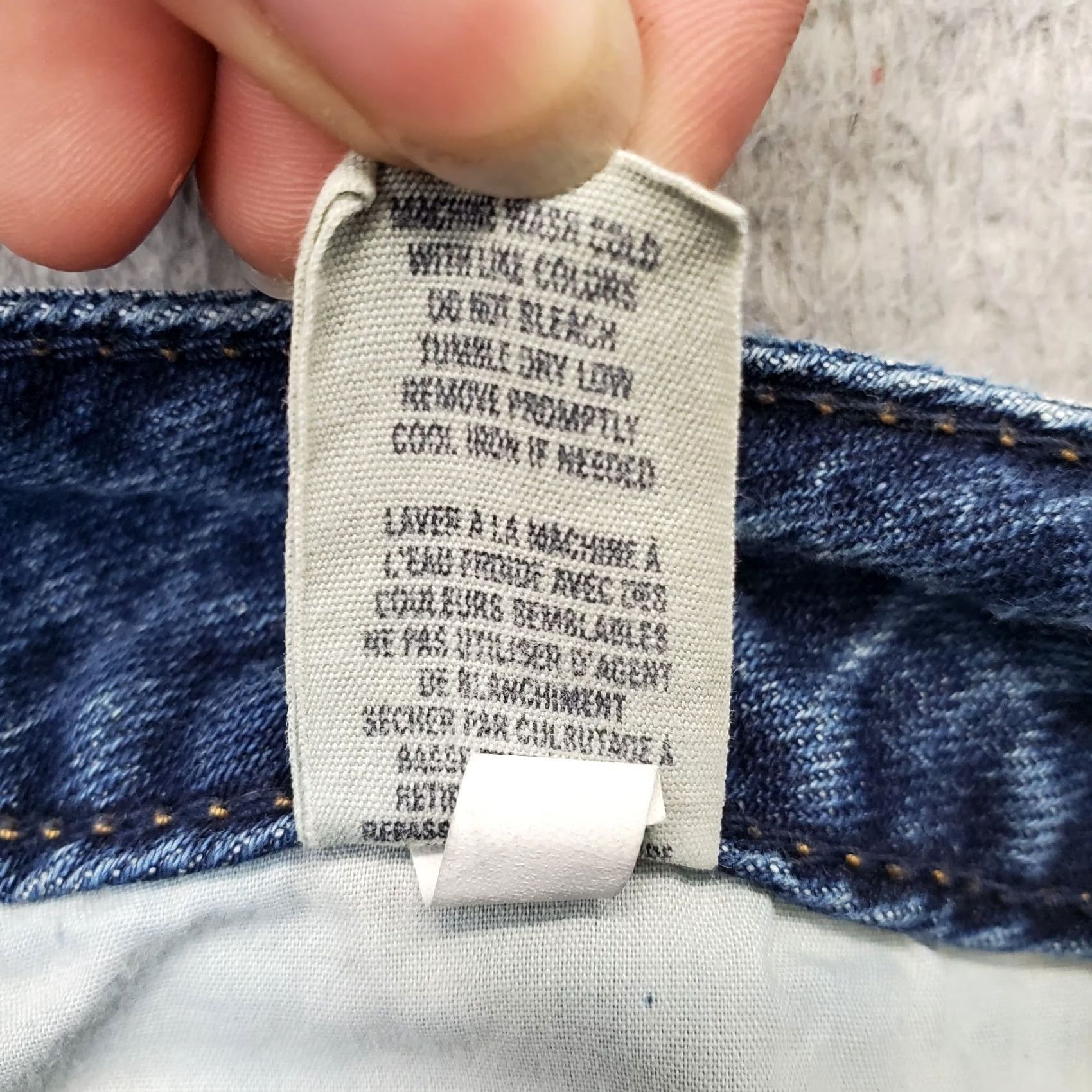 American Eagle Outfitters American Eagle Live Your Life Womens 2 Blue Denim Distressed Casual Jean Shorts Bermuda Shorts, 5-Pocket, 100% Cotton, Regular, Beige? Size 26" / US 2 / IT 38 - 5 Thumbnail