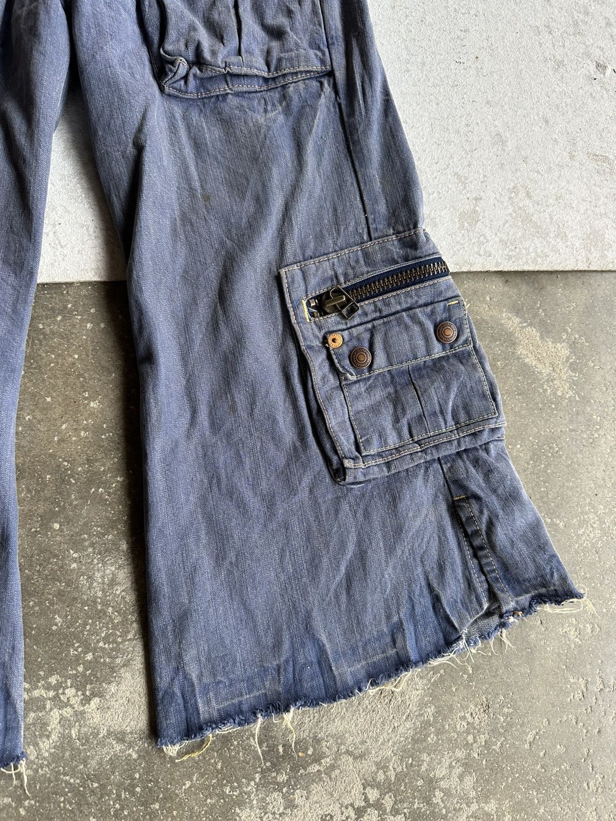 Japanese Brand SEND OFFERS 🩸 LUCY Jeans Big Pocket Denim RARE Ankle Pants Size US 30 / EU 46 - 8 Thumbnail